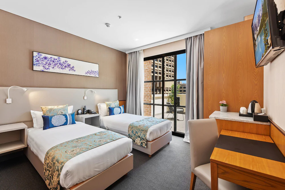YEHS Hotel Sydney QVB