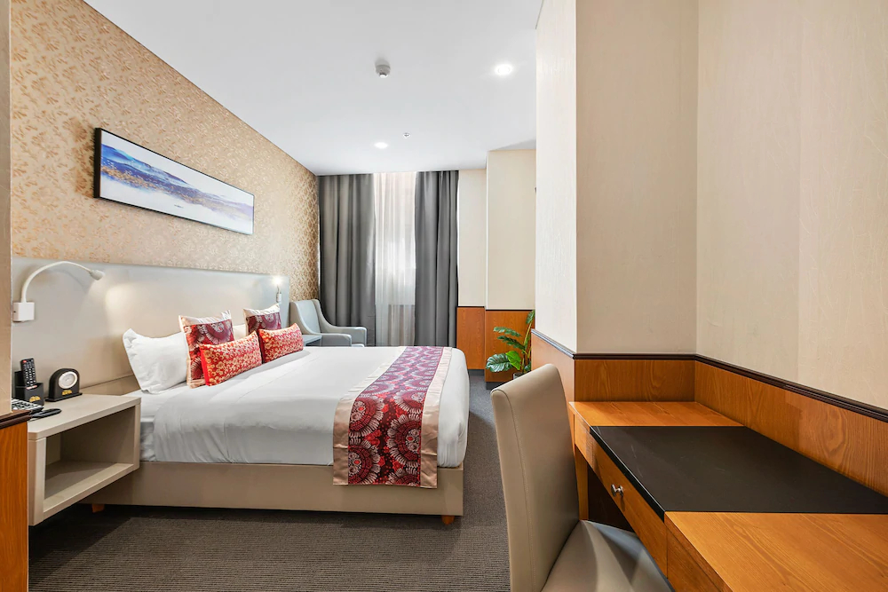 YEHS Hotel Sydney QVB