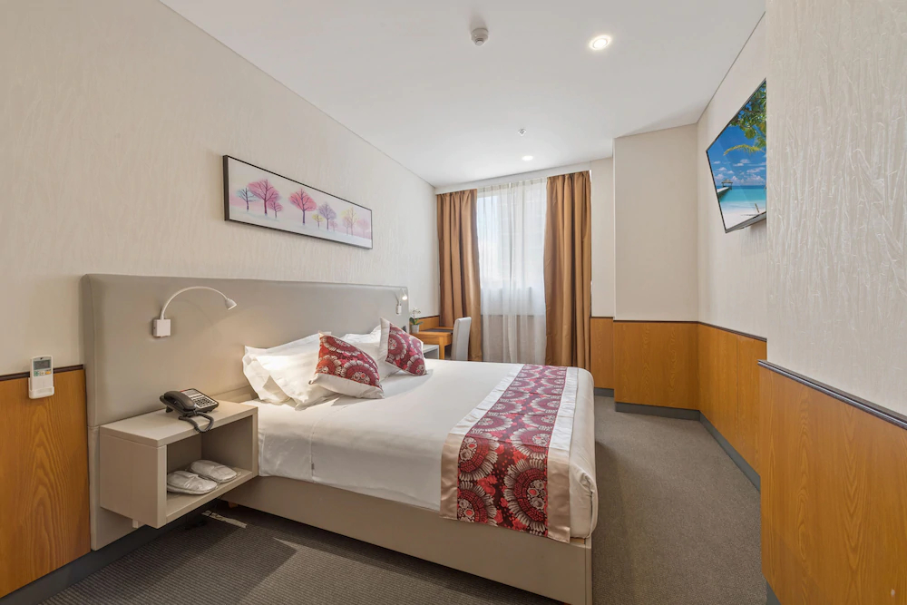 YEHS Hotel Sydney QVB