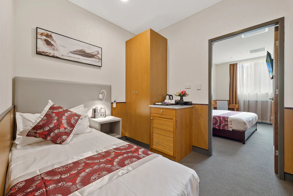YEHS Hotel Sydney QVB