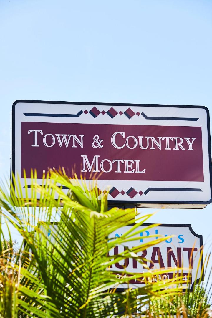 Town & Country Motel