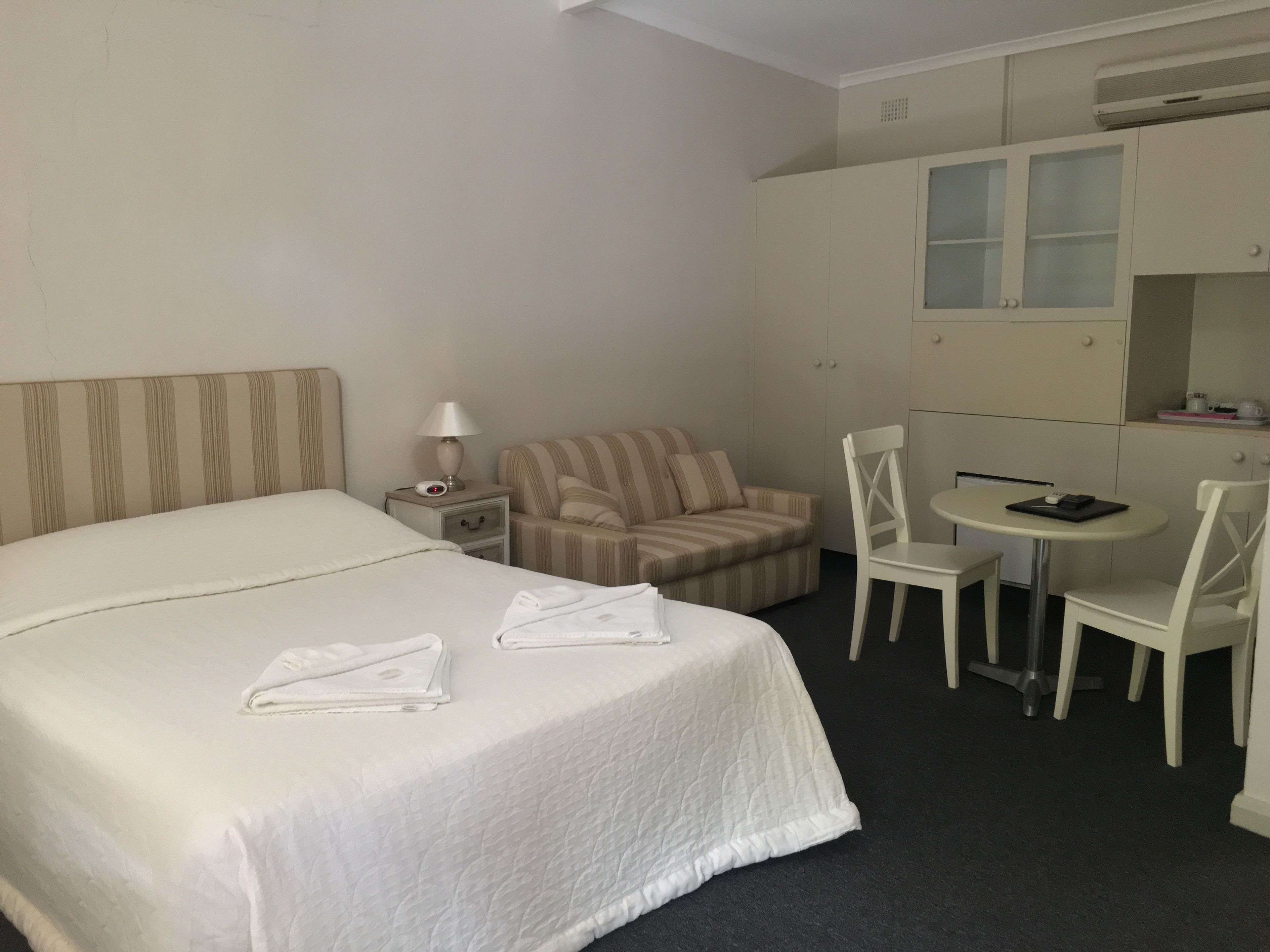 Town & Country Motel