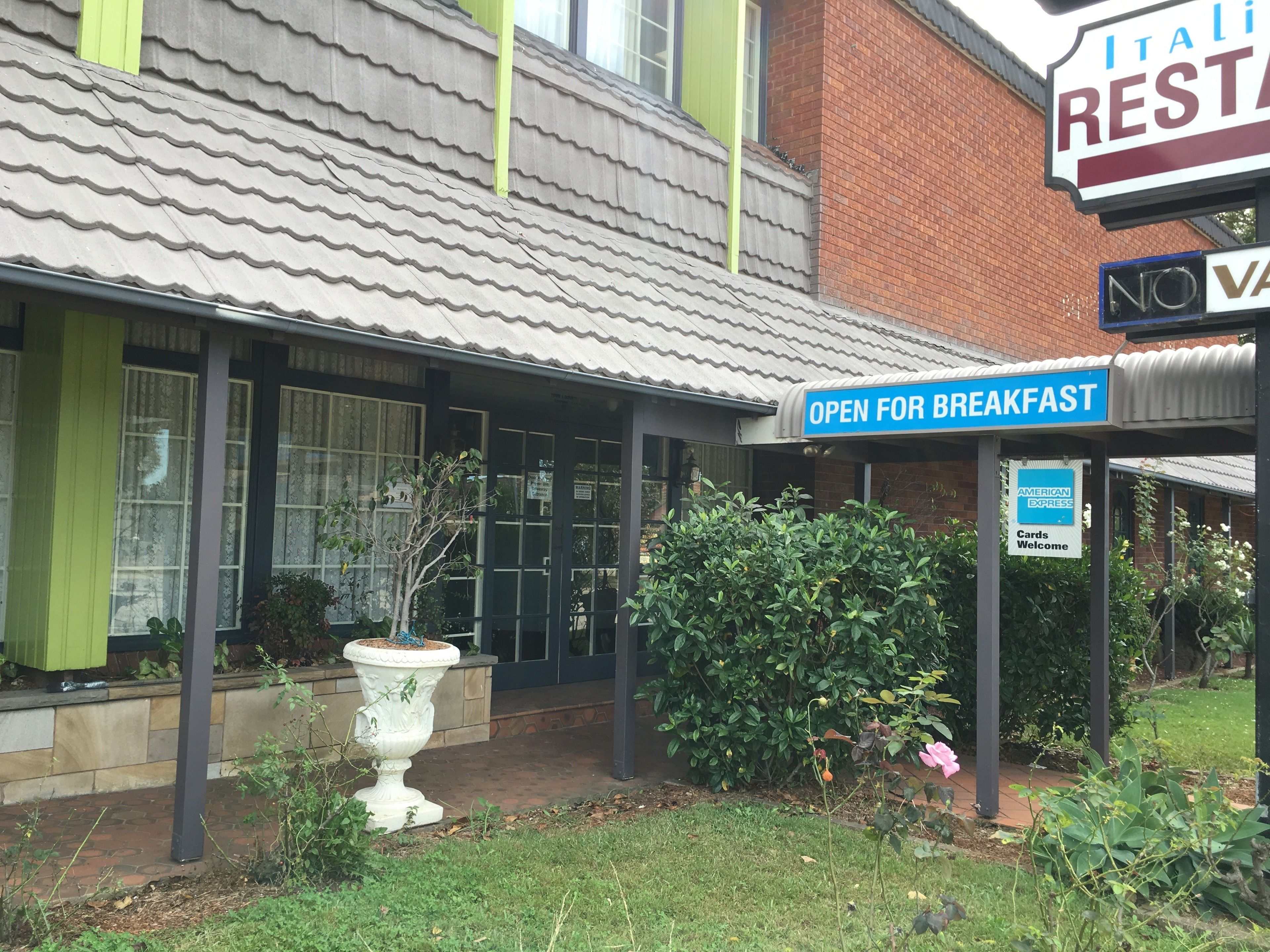 Town & Country Motel