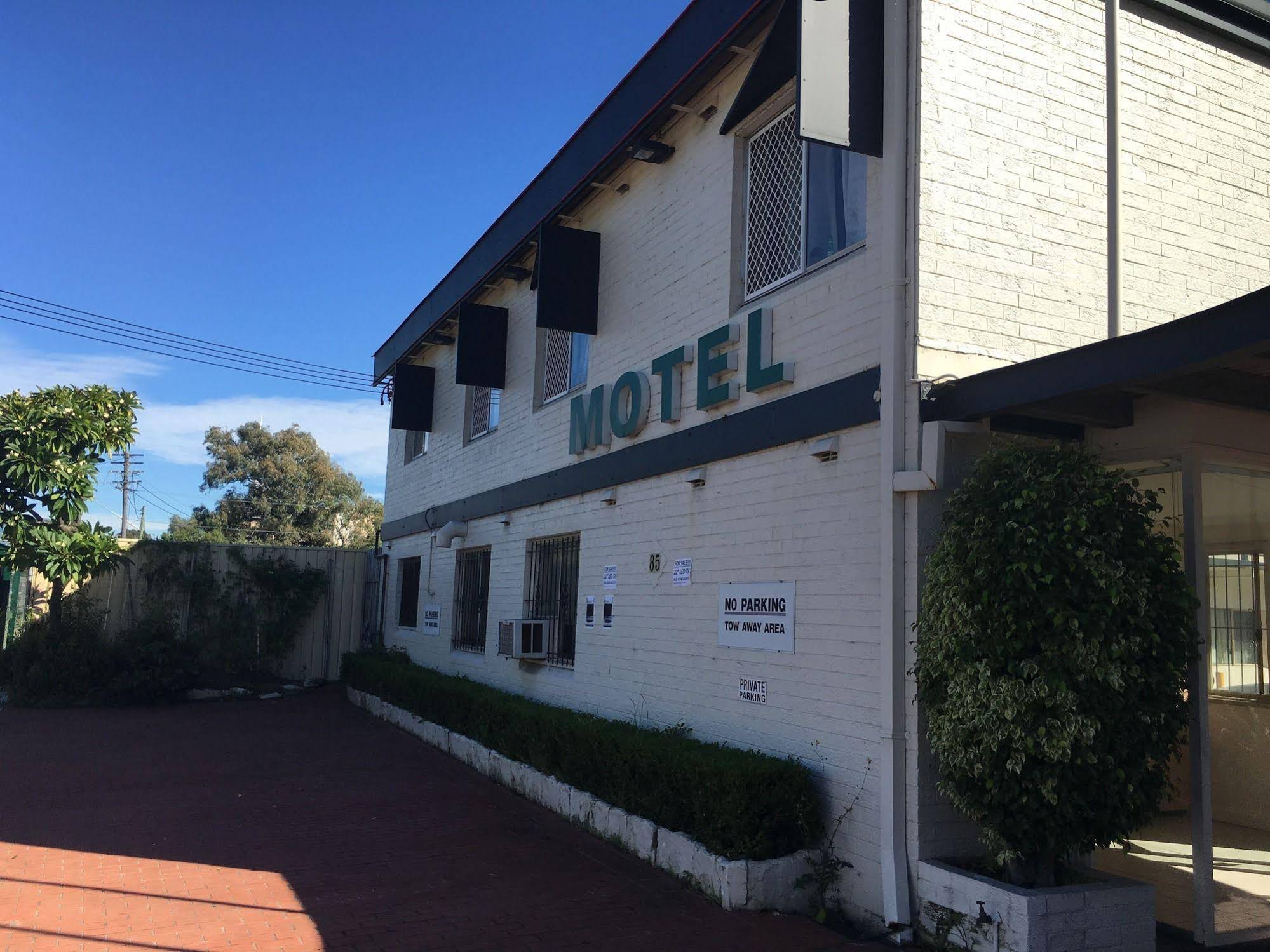 Westside Motor Inn