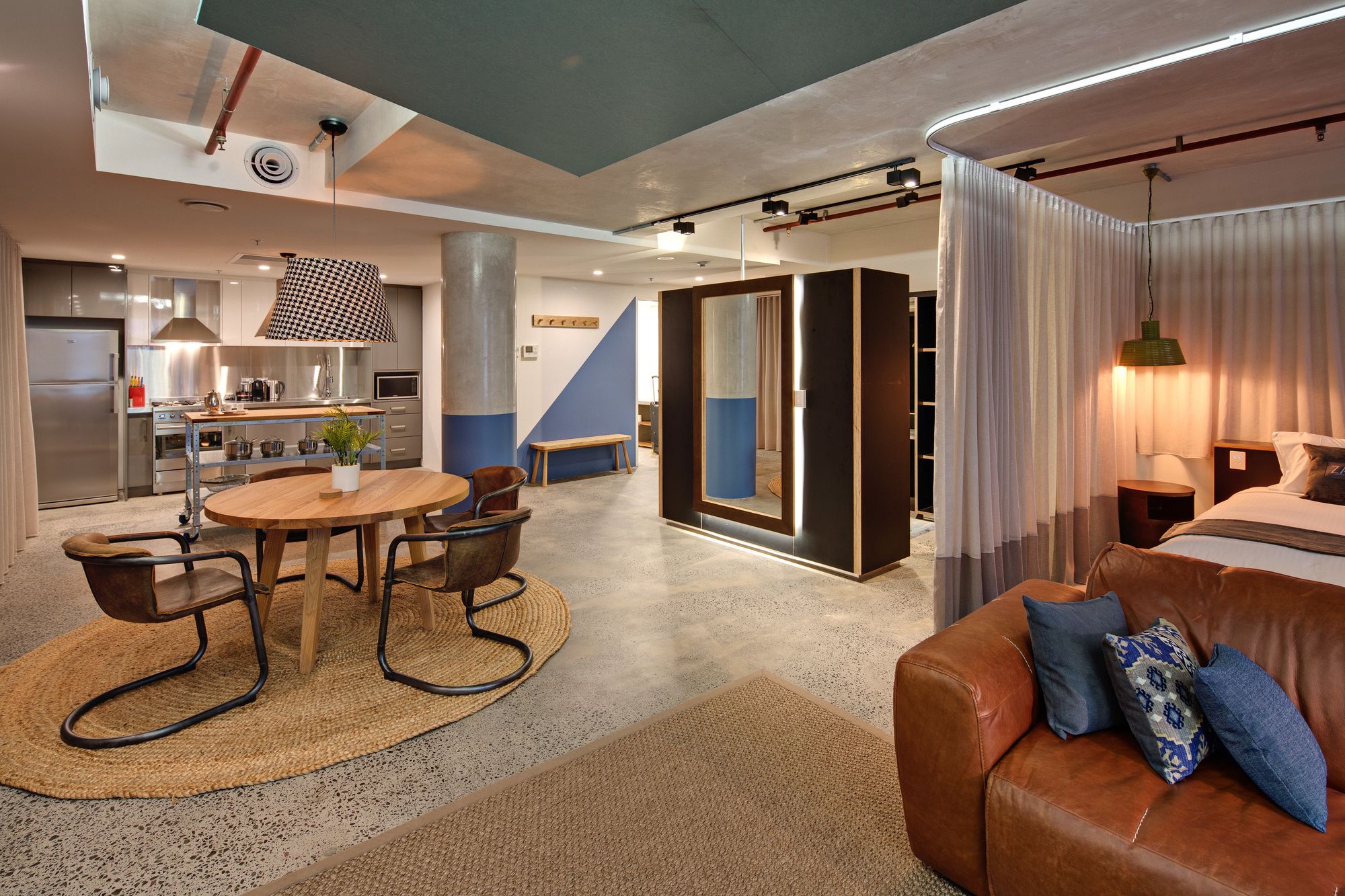 Zara Tower Hotel - Luxury Suites and Apartments