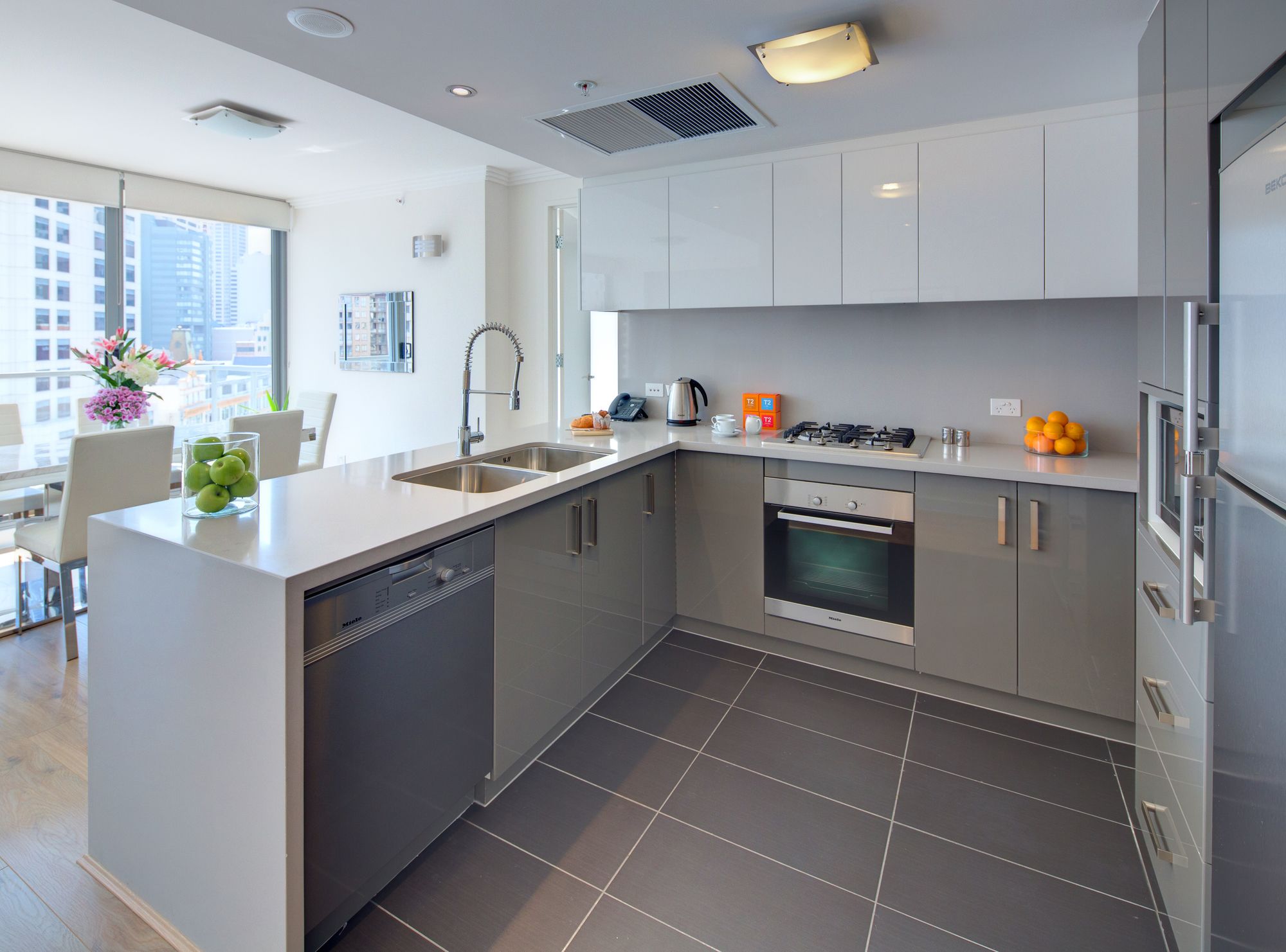 Zara Tower Hotel - Luxury Suites and Apartments