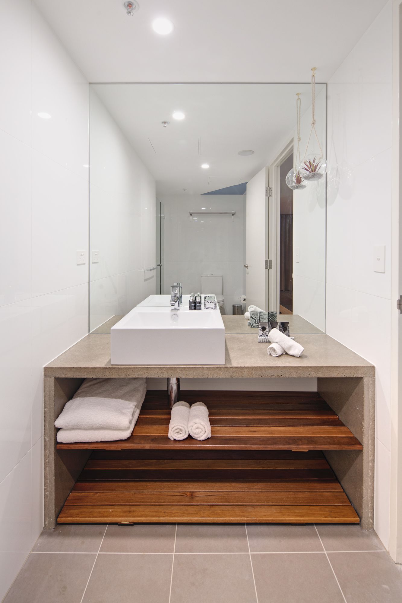 Zara Tower Hotel - Luxury Suites and Apartments
