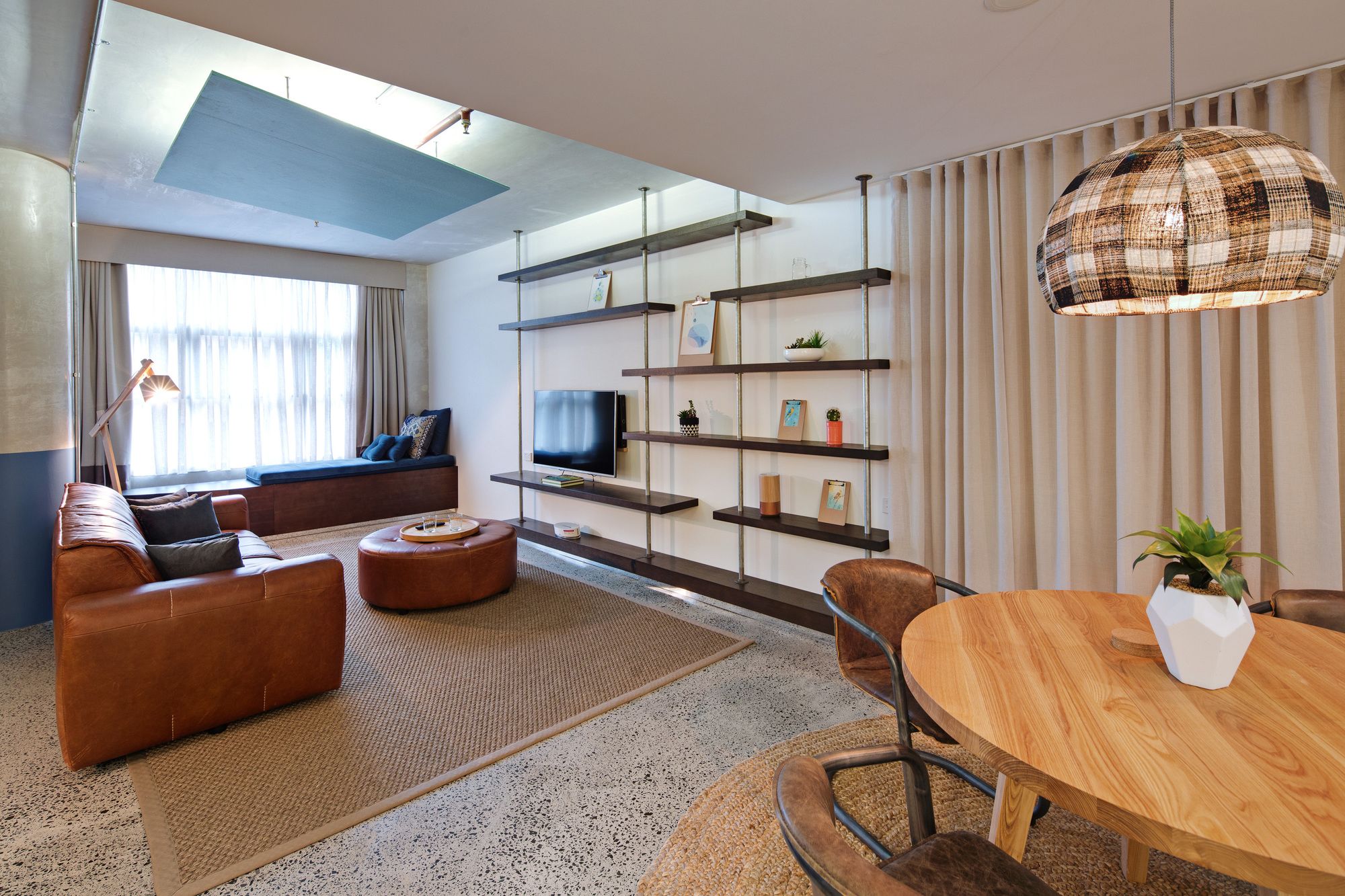 Zara Tower Hotel - Luxury Suites and Apartments
