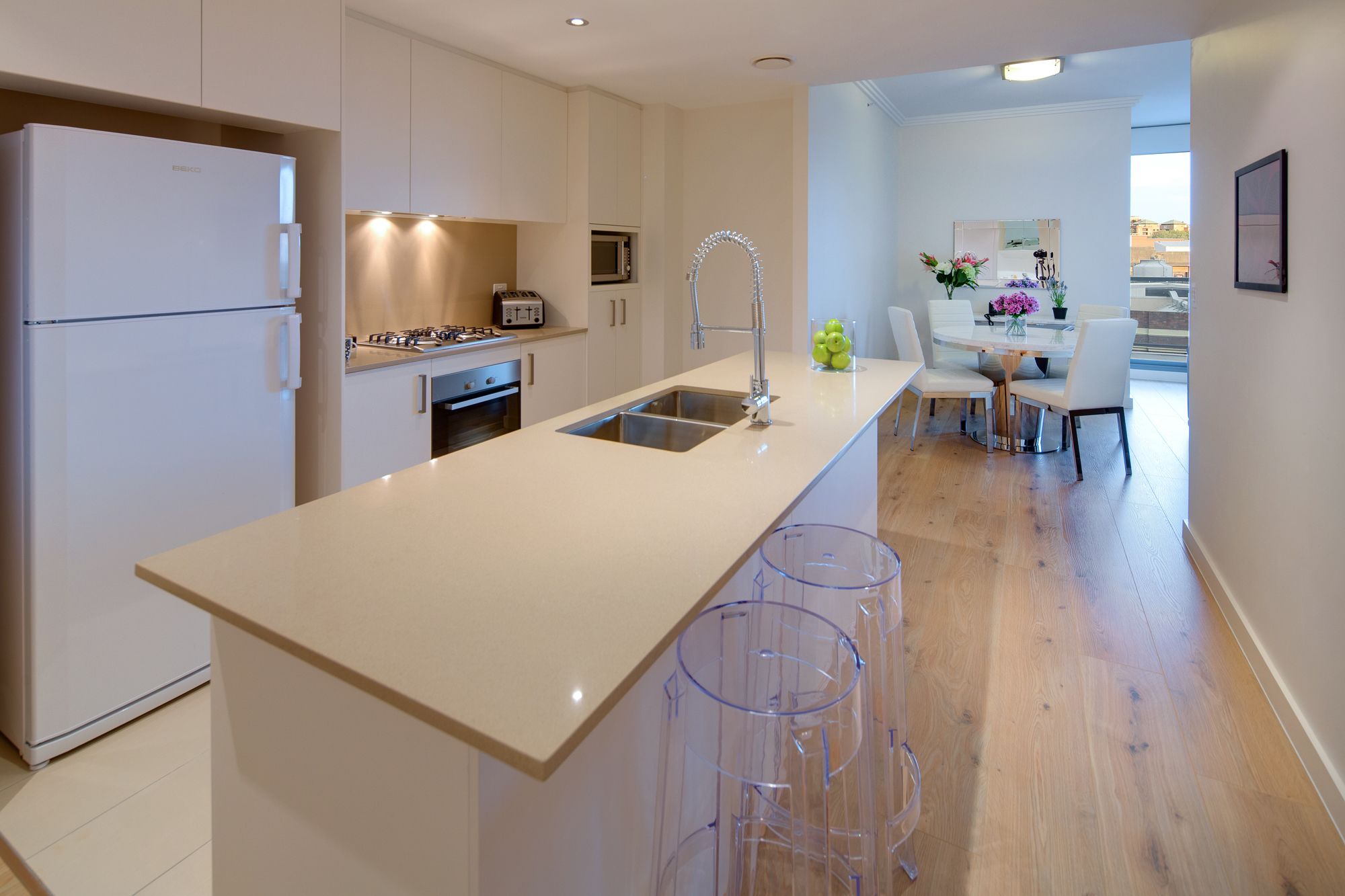 Zara Tower Hotel - Luxury Suites and Apartments