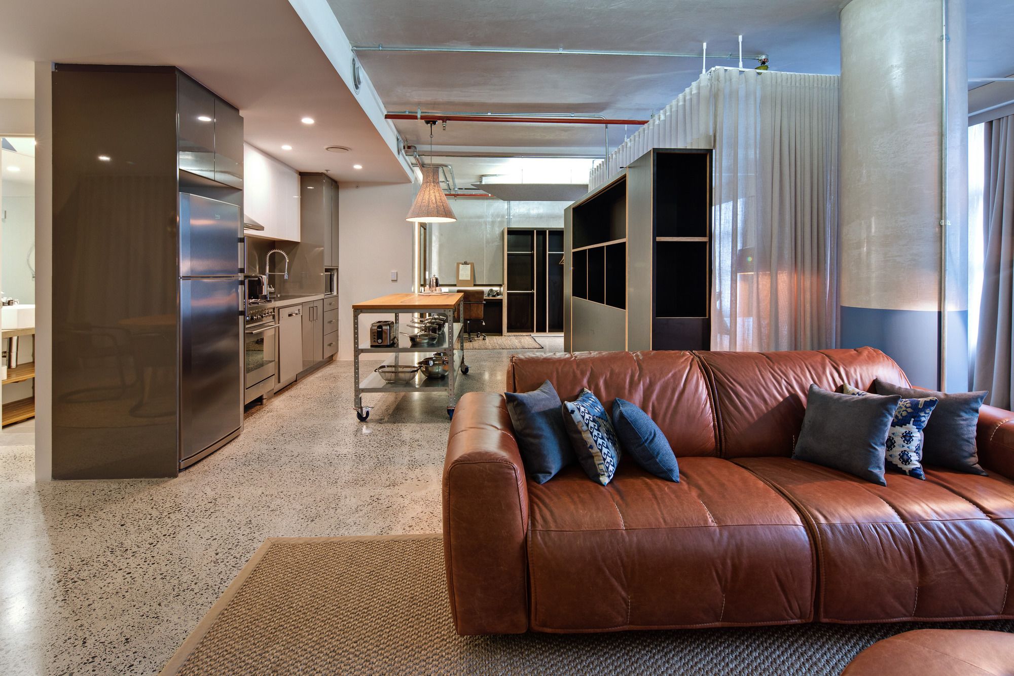 Zara Tower Hotel - Luxury Suites and Apartments