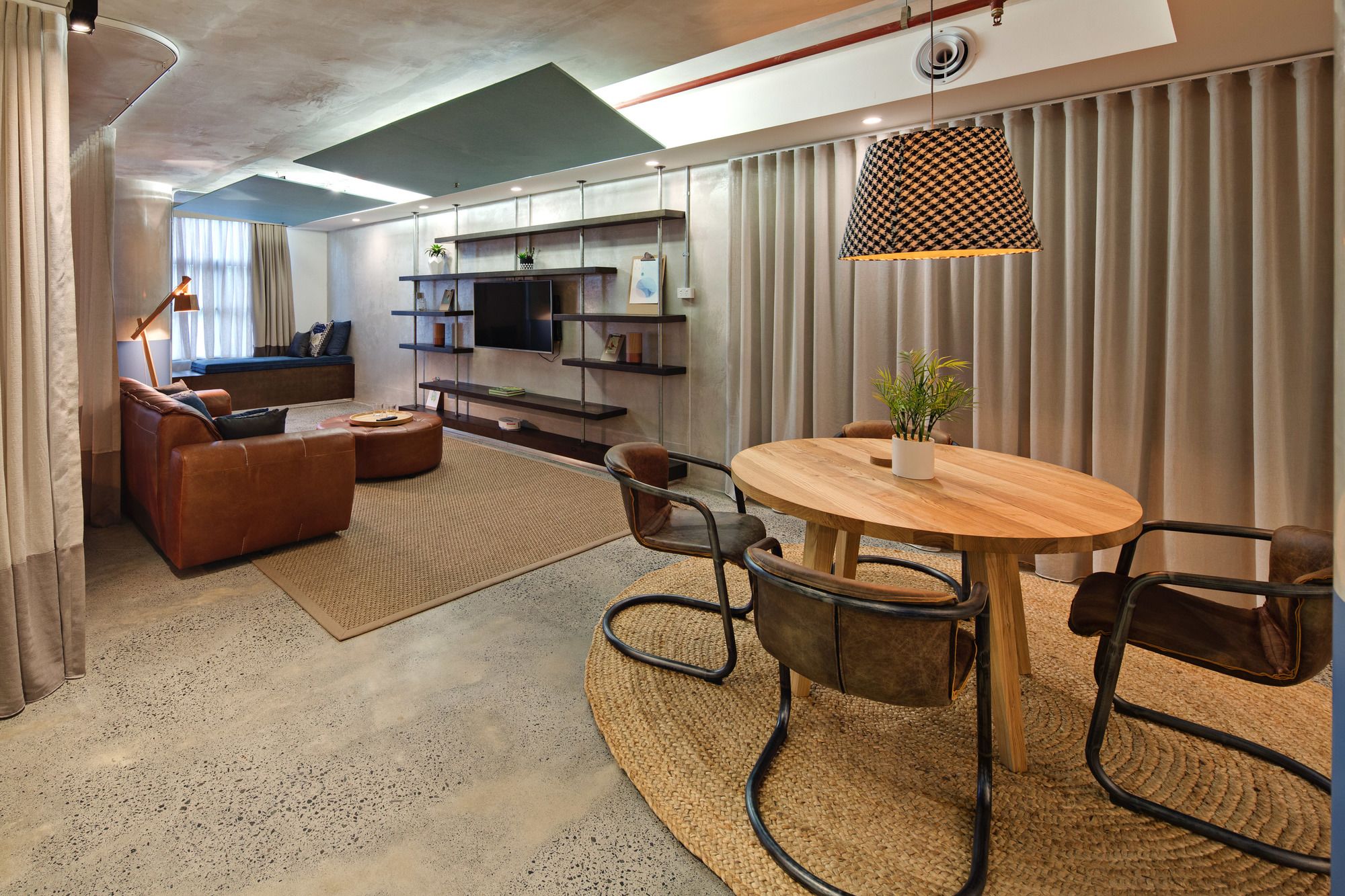 Zara Tower Hotel - Luxury Suites and Apartments