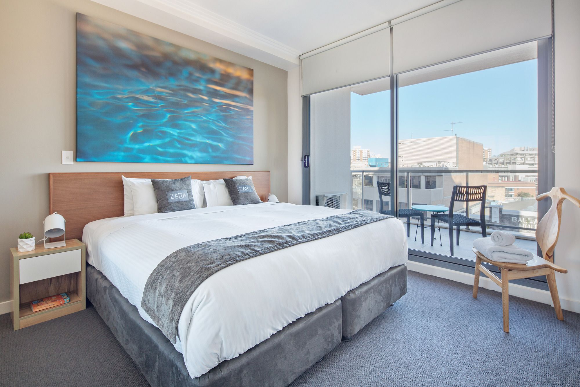 Zara Tower Hotel - Luxury Suites and Apartments