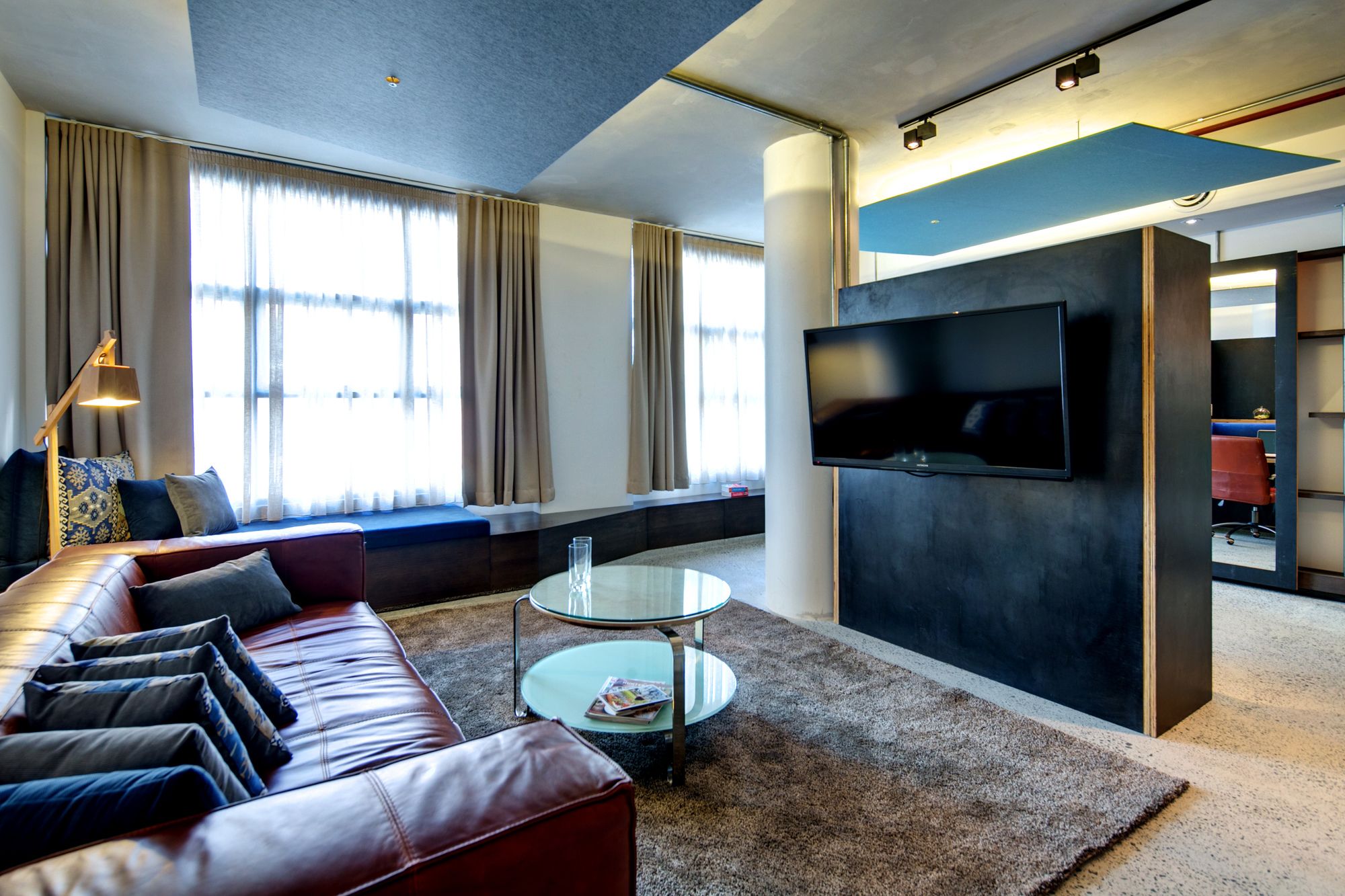 Zara Tower Hotel - Luxury Suites and Apartments