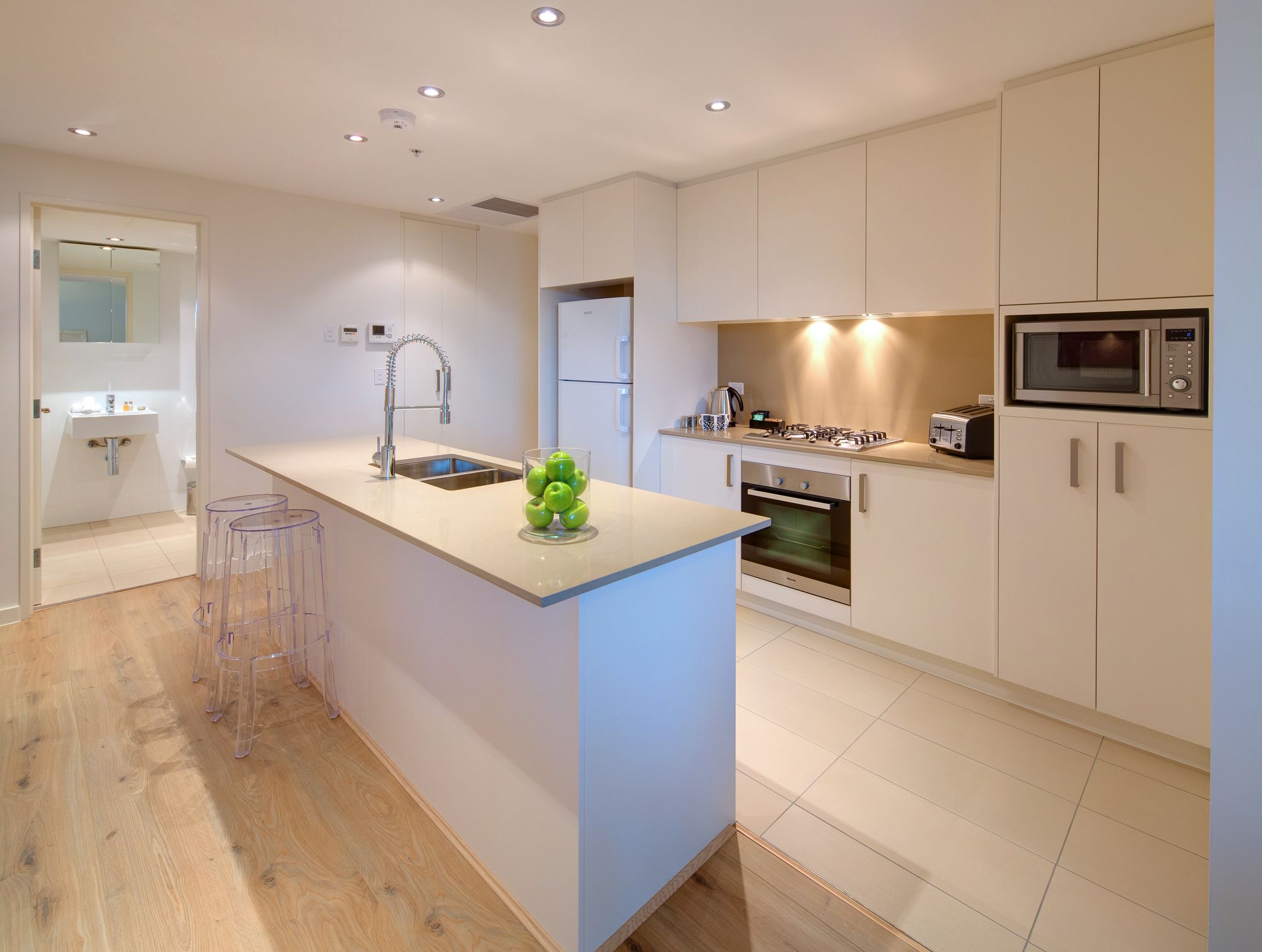Zara Tower Hotel - Luxury Suites and Apartments