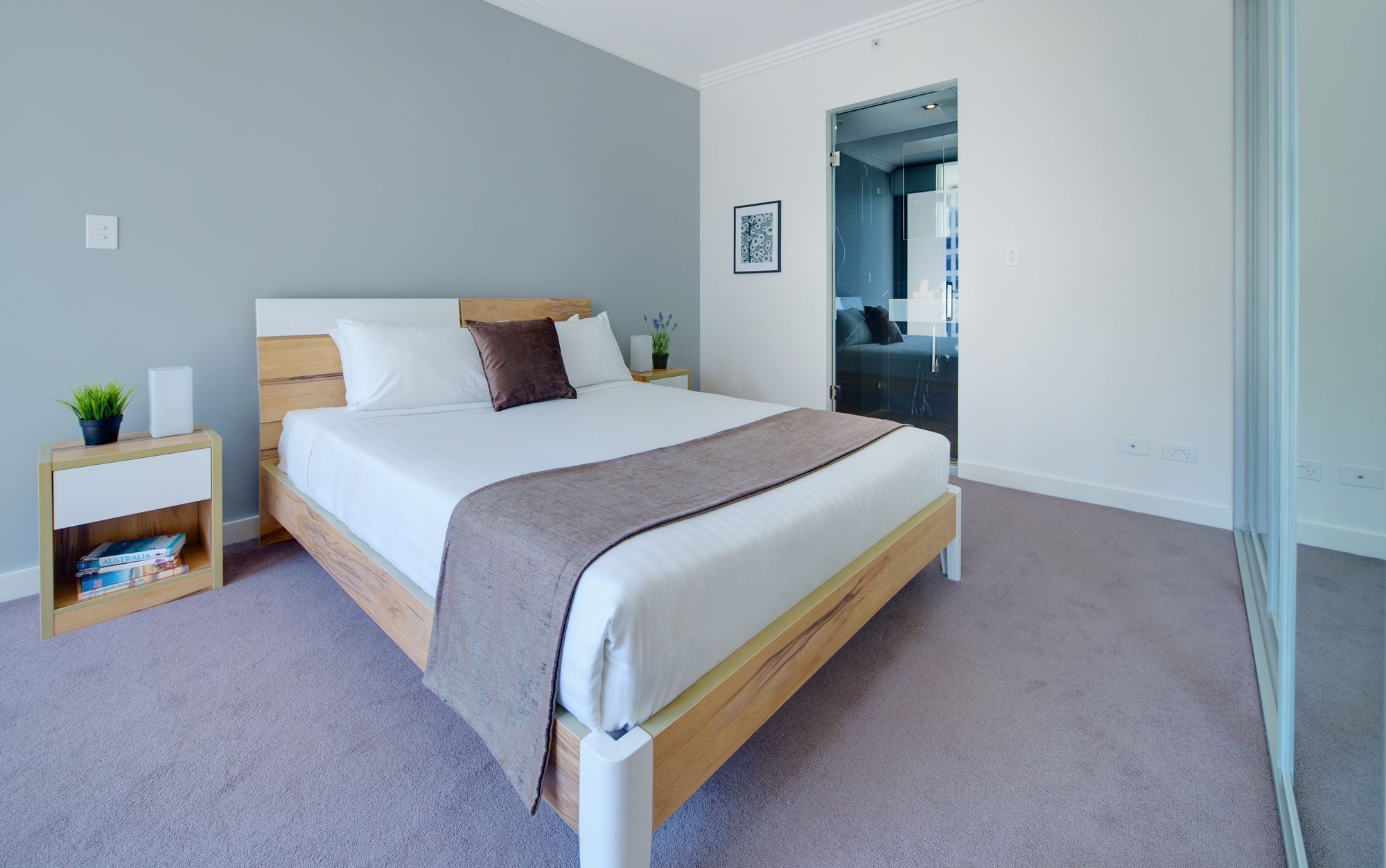 Zara Tower Hotel - Luxury Suites and Apartments