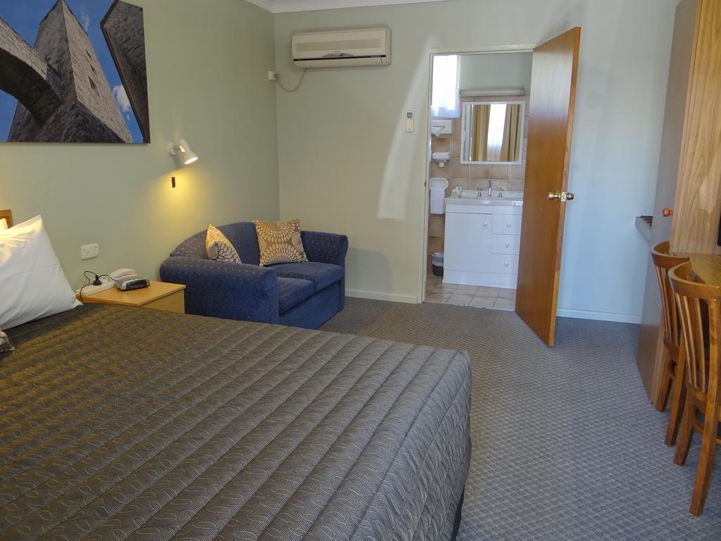 Roydons Motor Inn