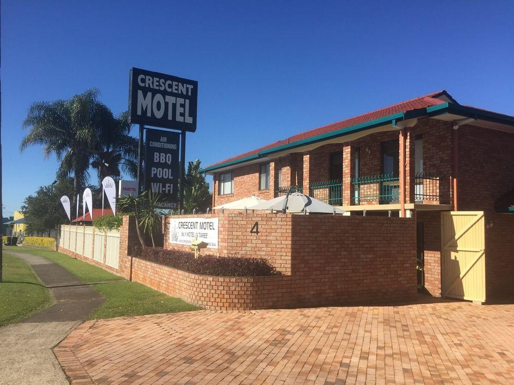 Crescent Motel