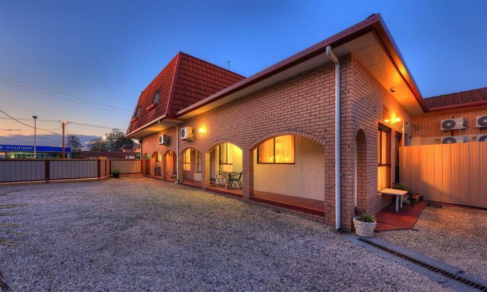 Midlands Motel