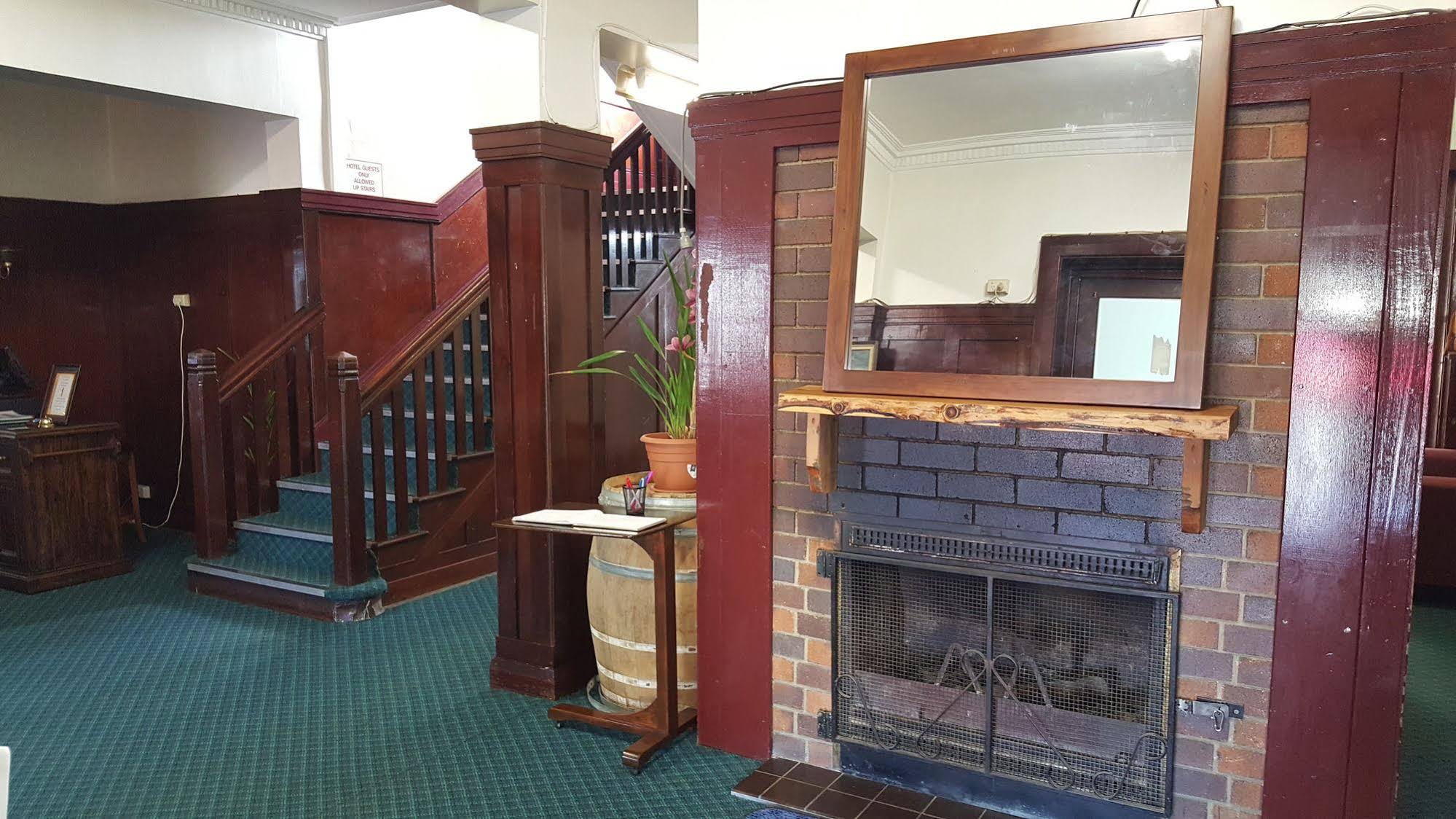 Tenterfield Royal Hotel Motel