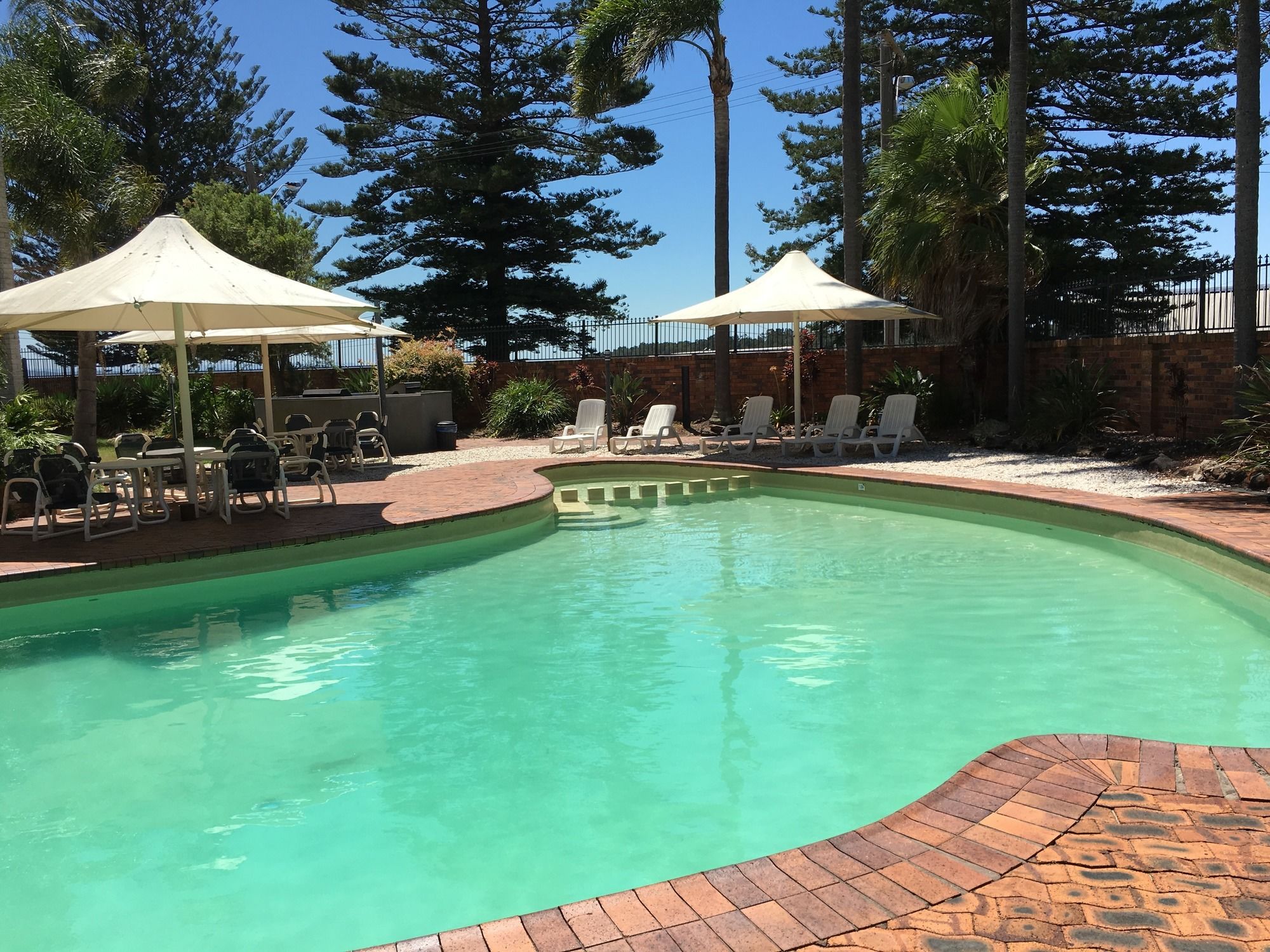 El Lago Waters Motel