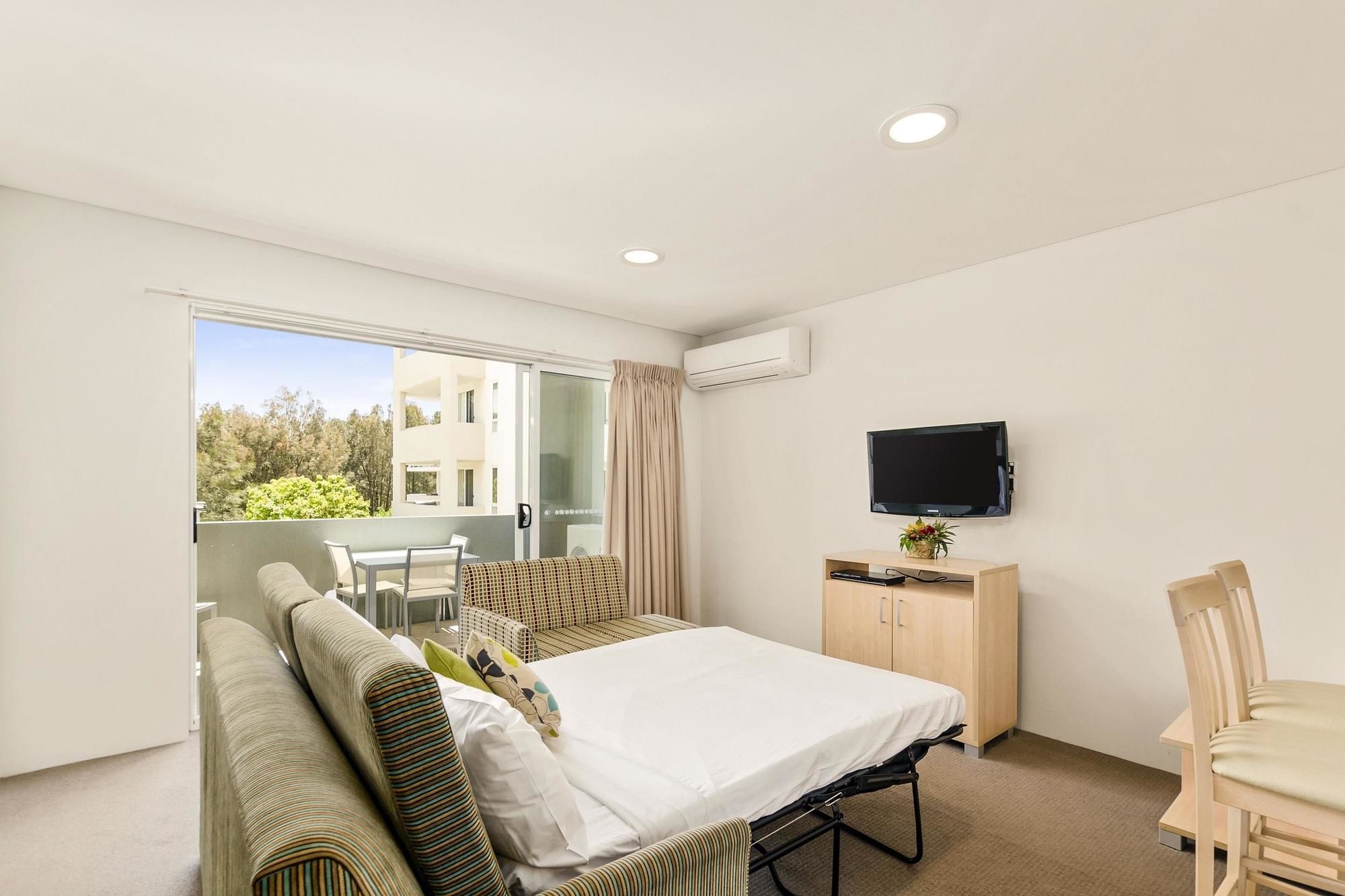 Quality Suites Pioneer Sands