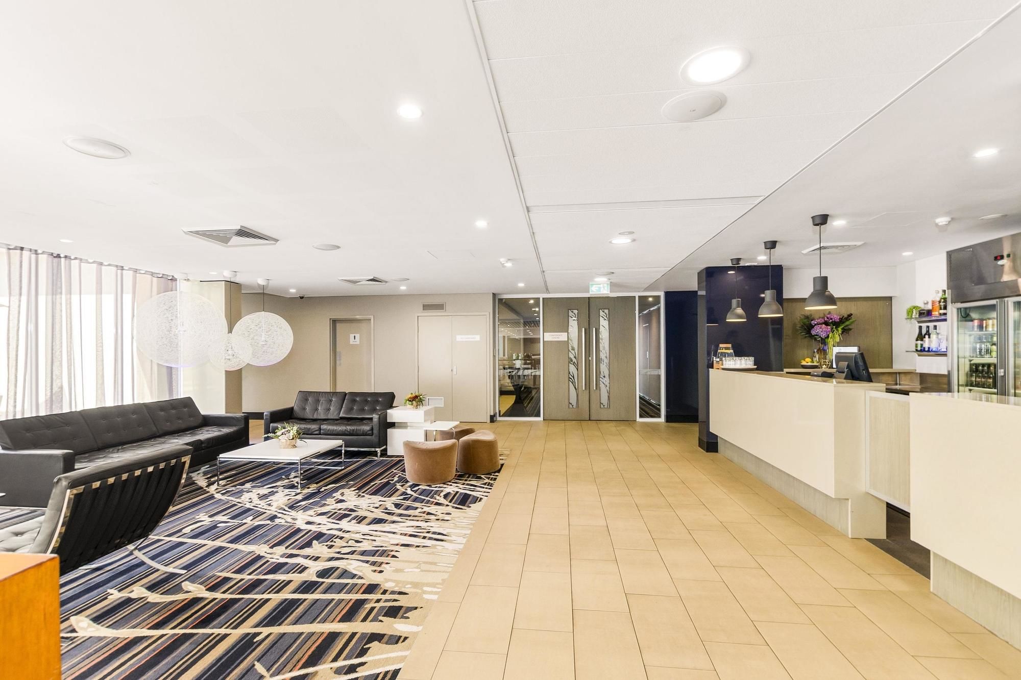 Quality Suites Pioneer Sands