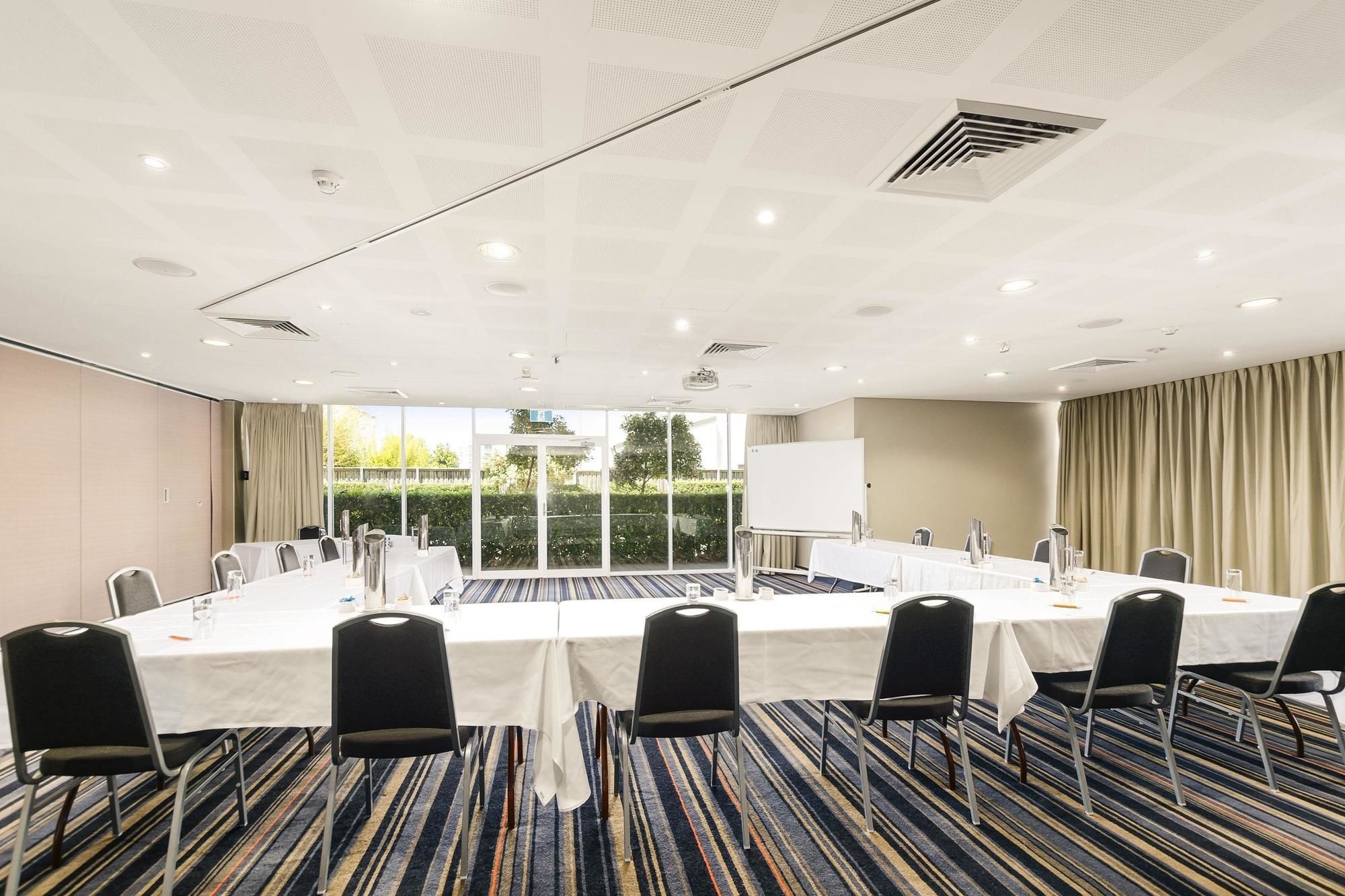 Quality Suites Pioneer Sands