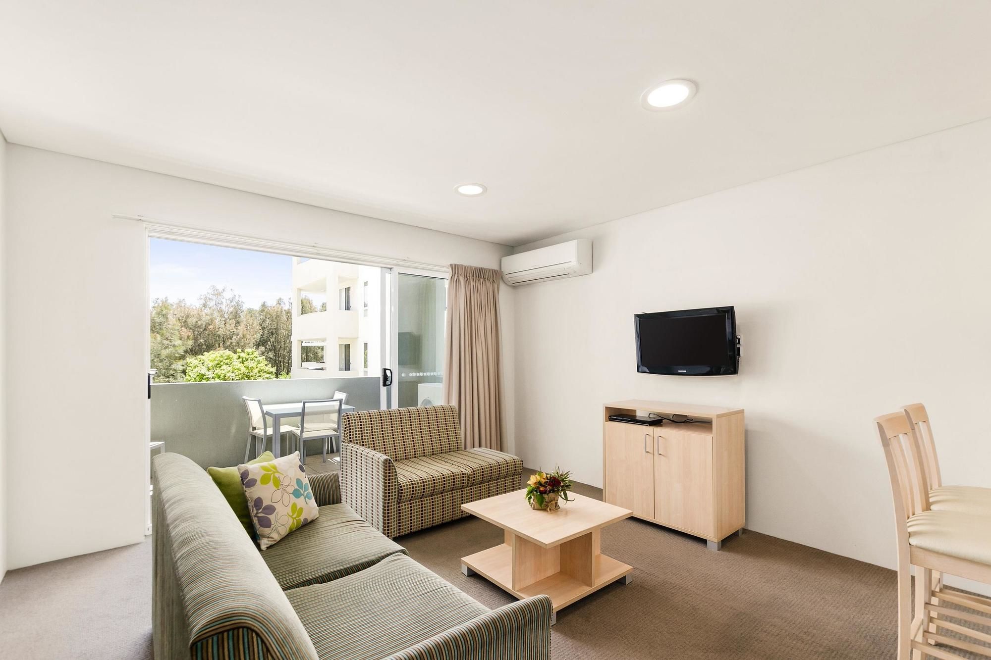 Quality Suites Pioneer Sands