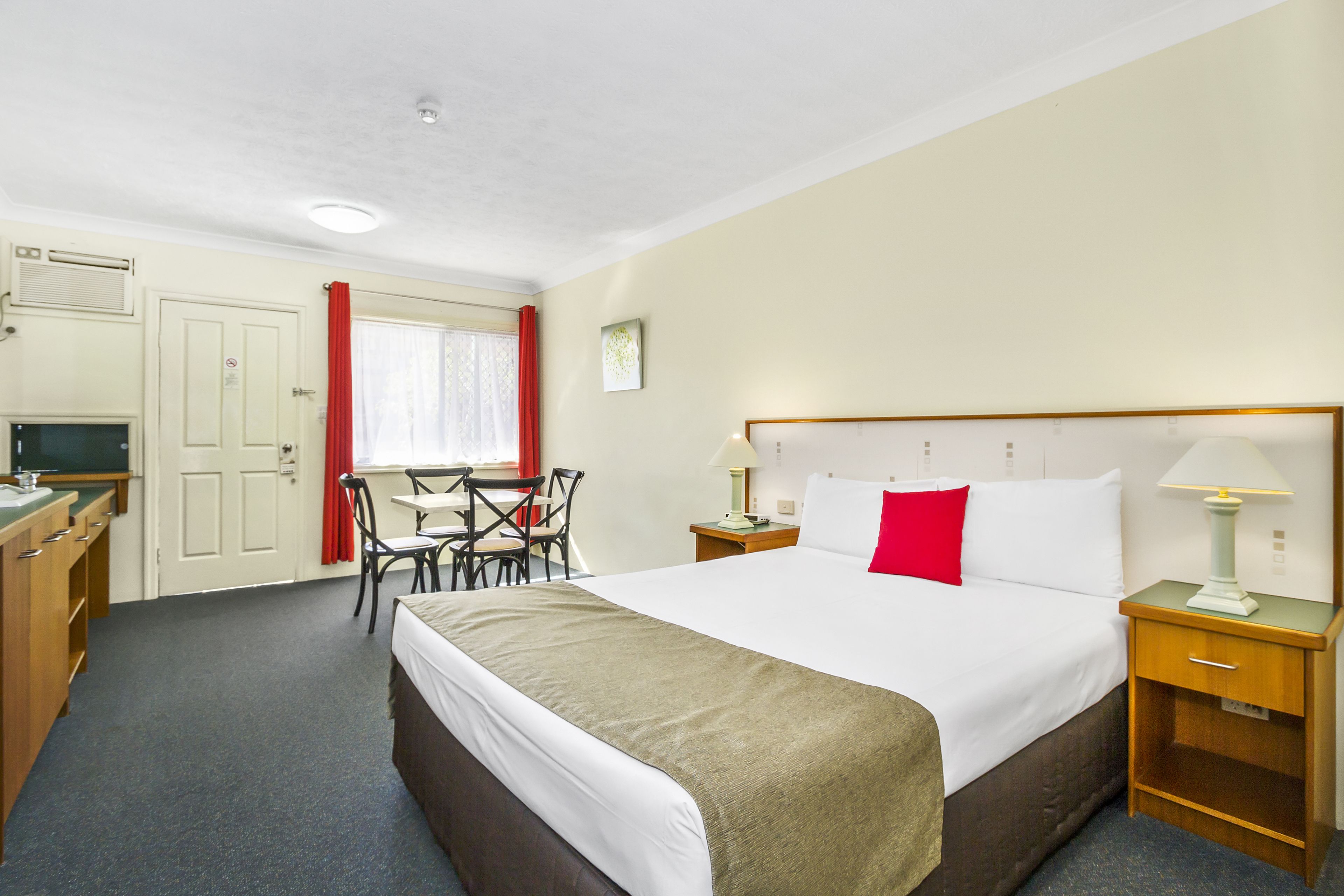 Bayswater Tweed Motel