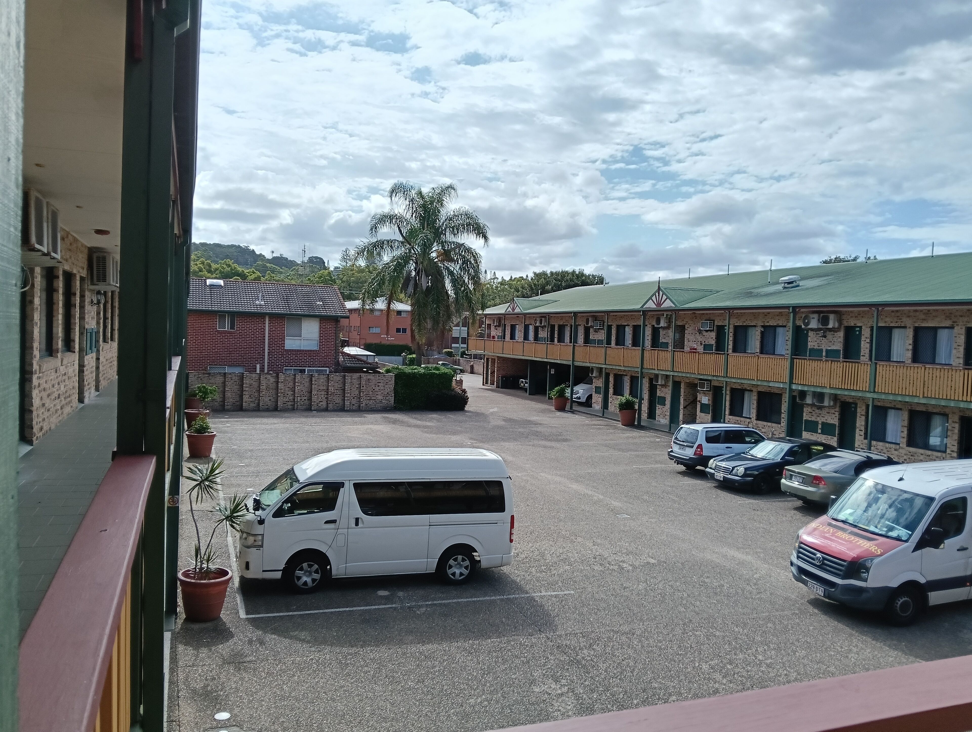 Bayswater Tweed Motel