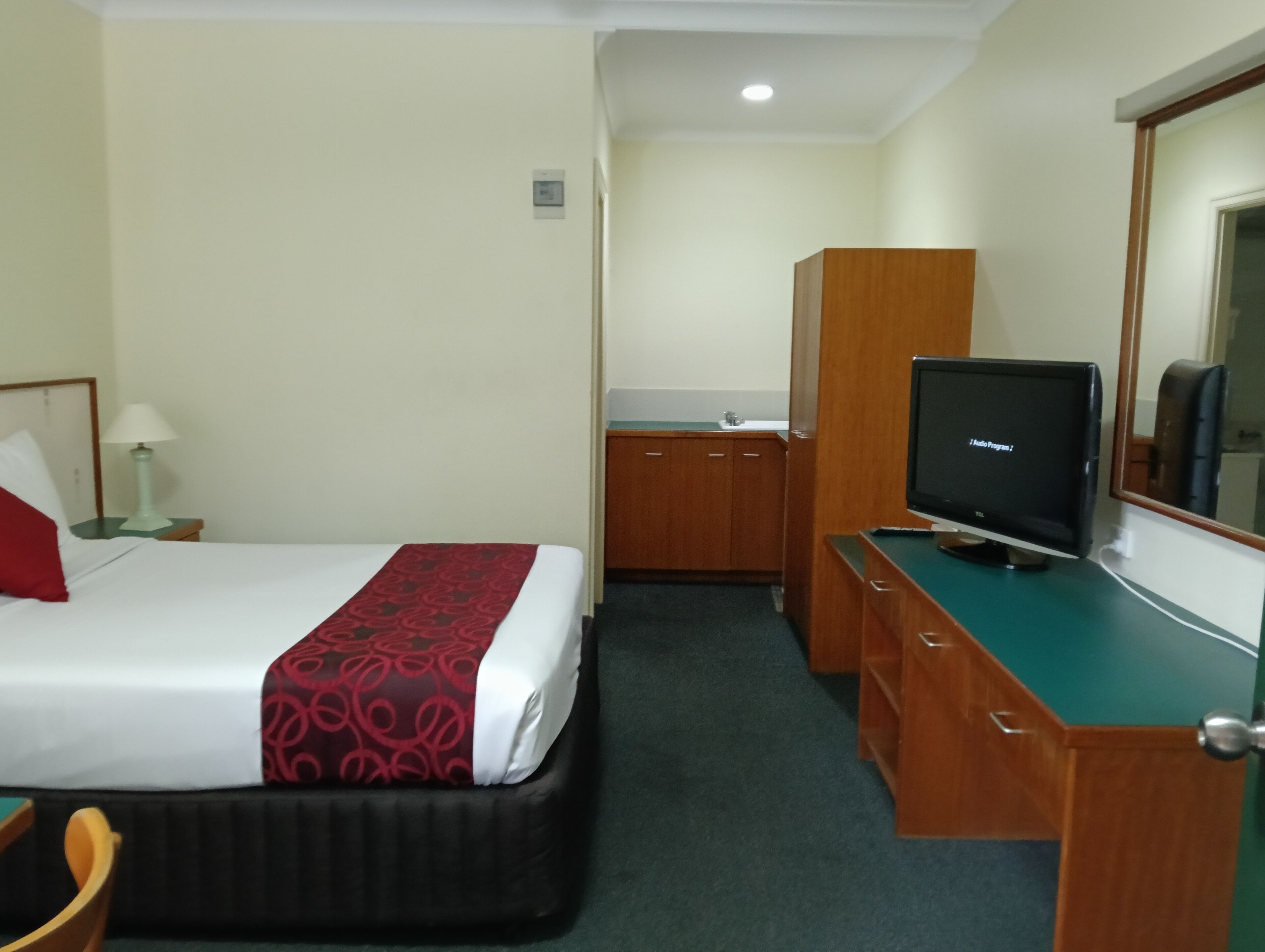 Bayswater Tweed Motel