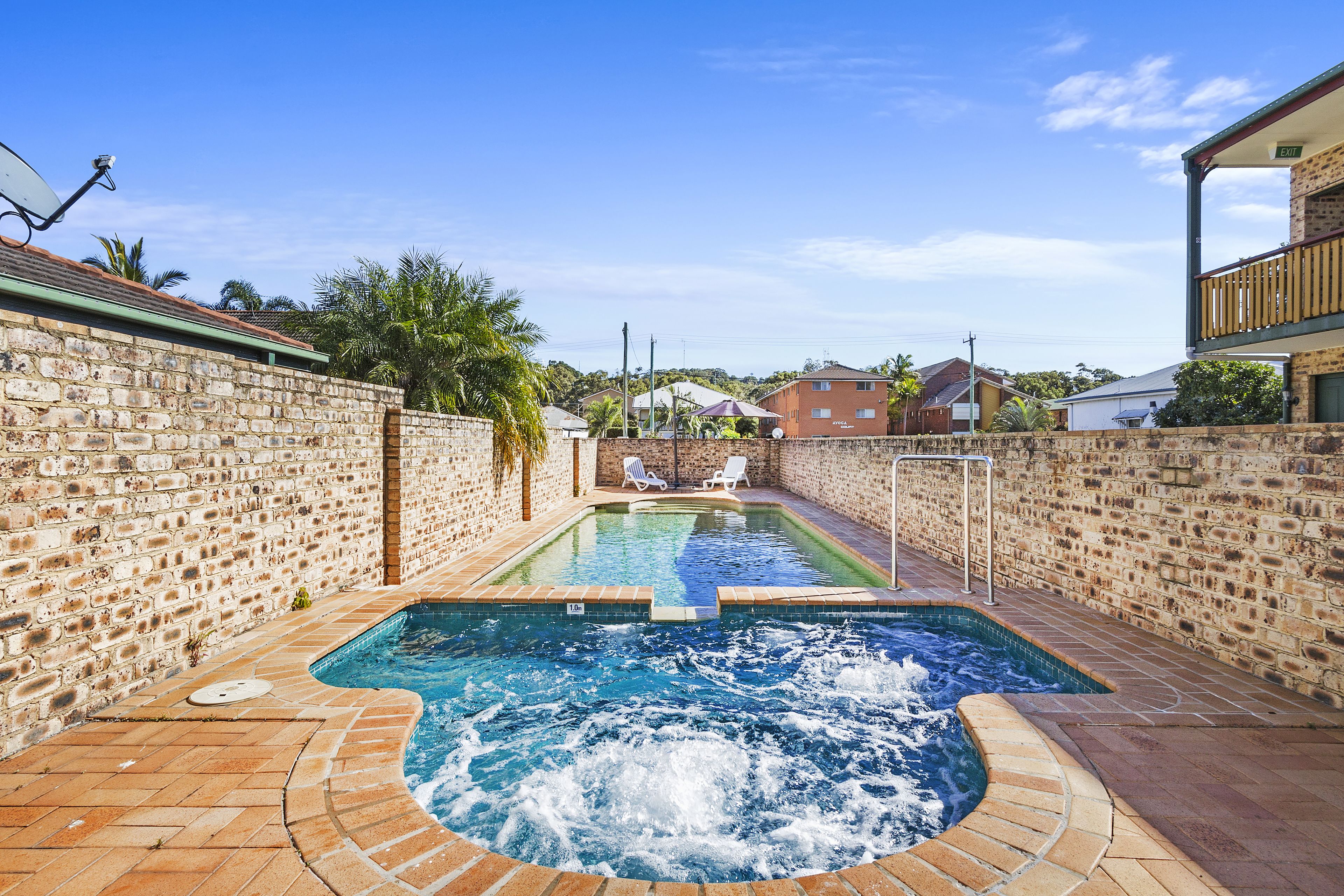 Bayswater Tweed Motel