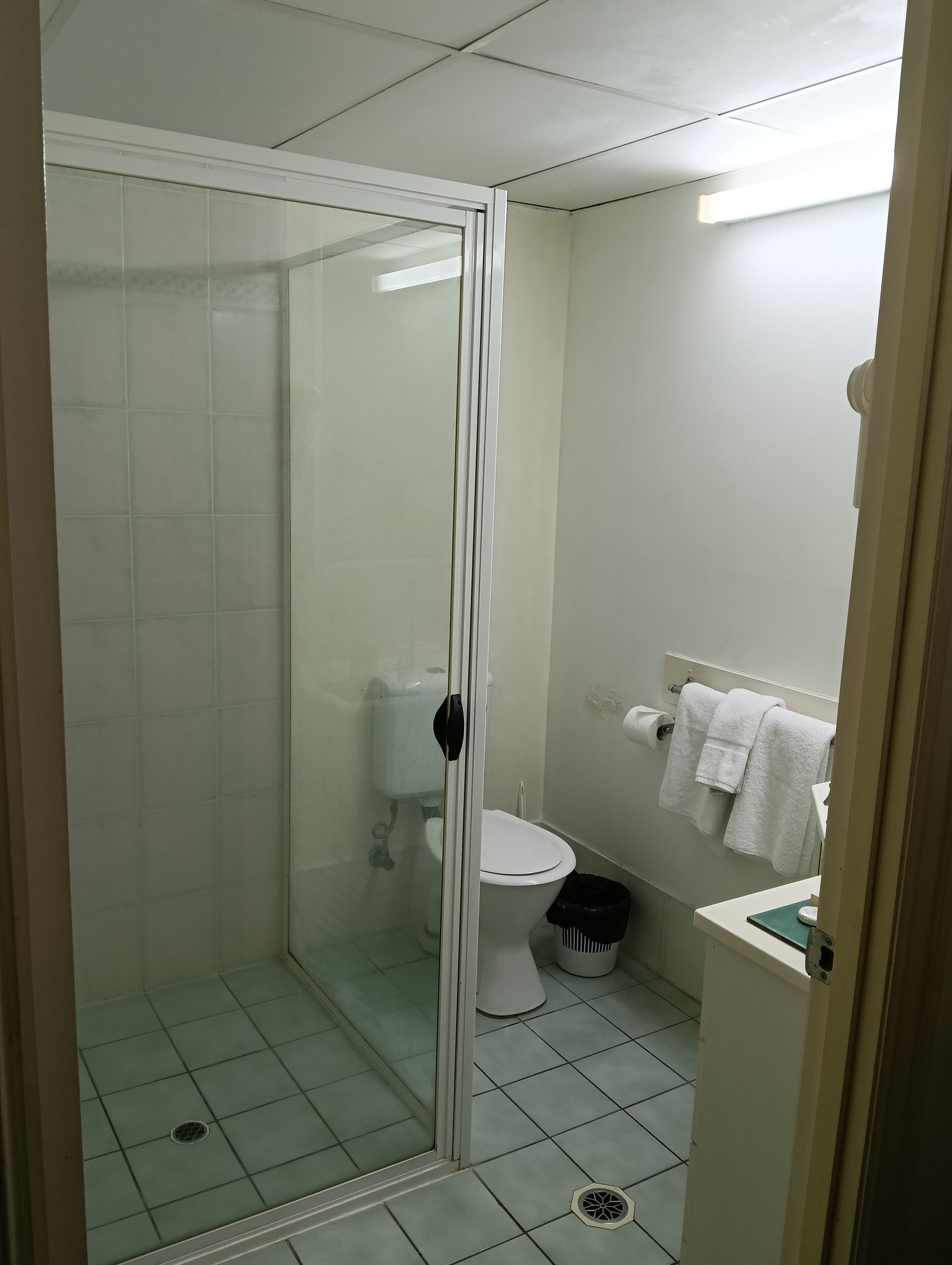 Bayswater Tweed Motel