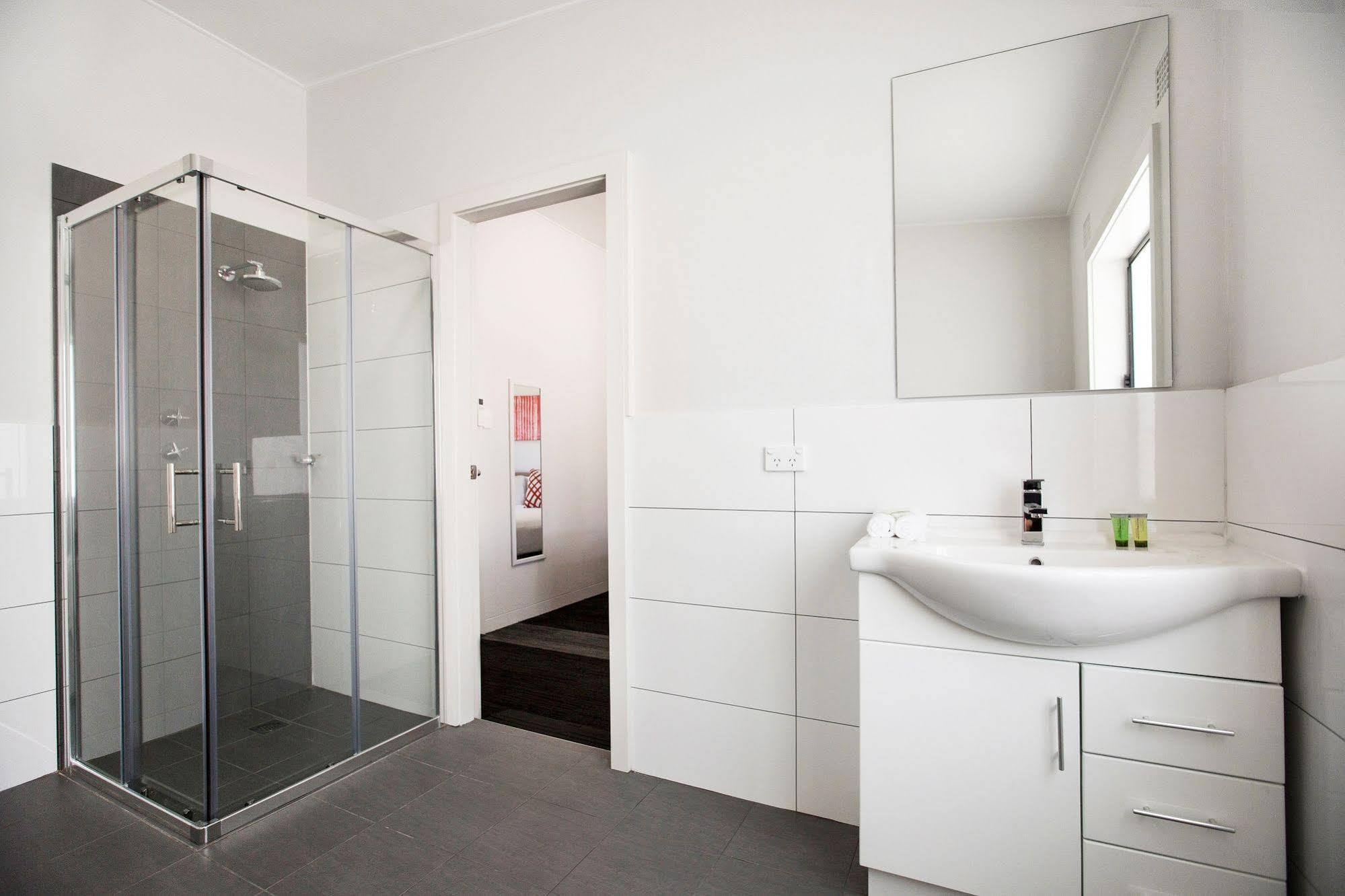 Villawood Hotel
