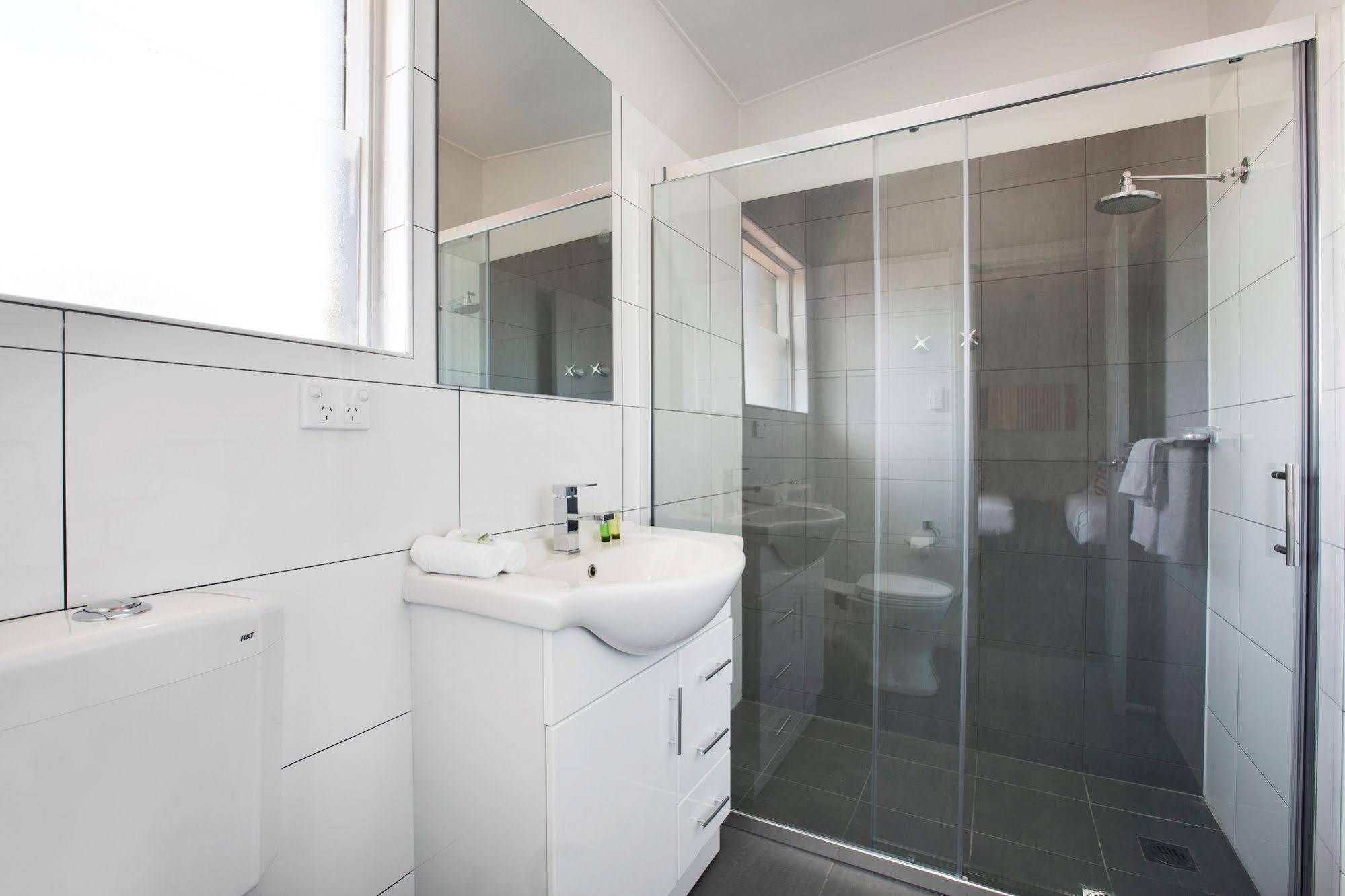 Villawood Hotel