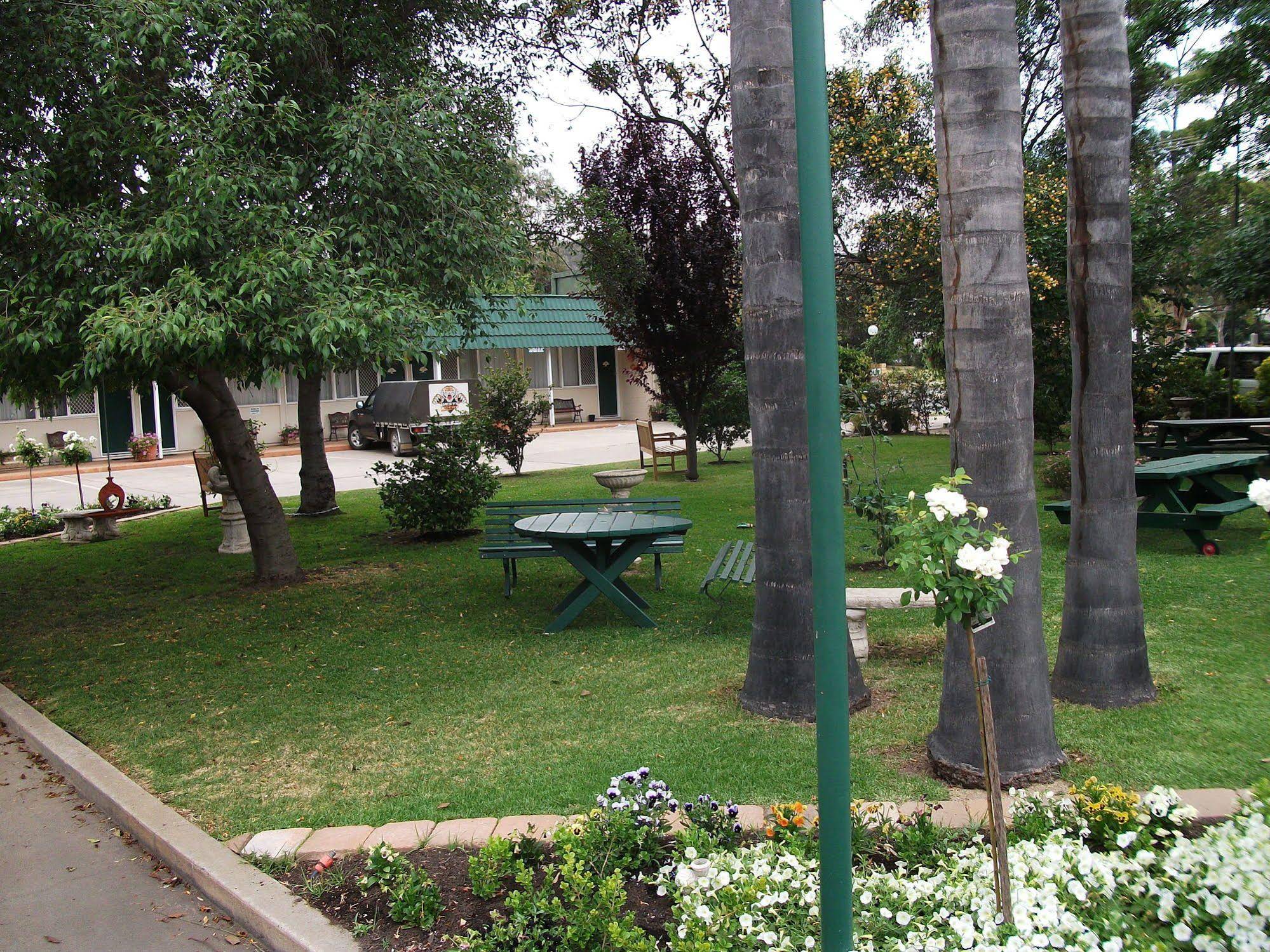 City Park Motel & Apartments