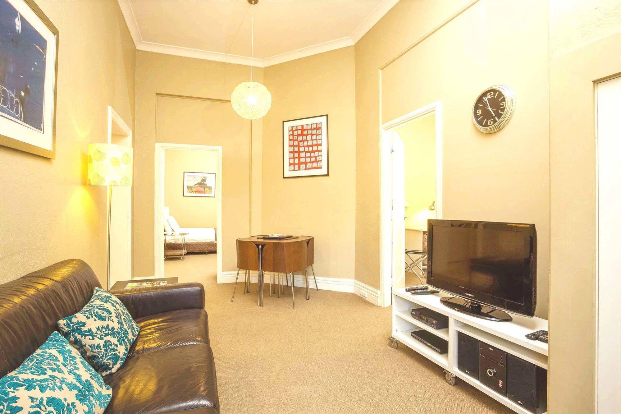Globe Apartments