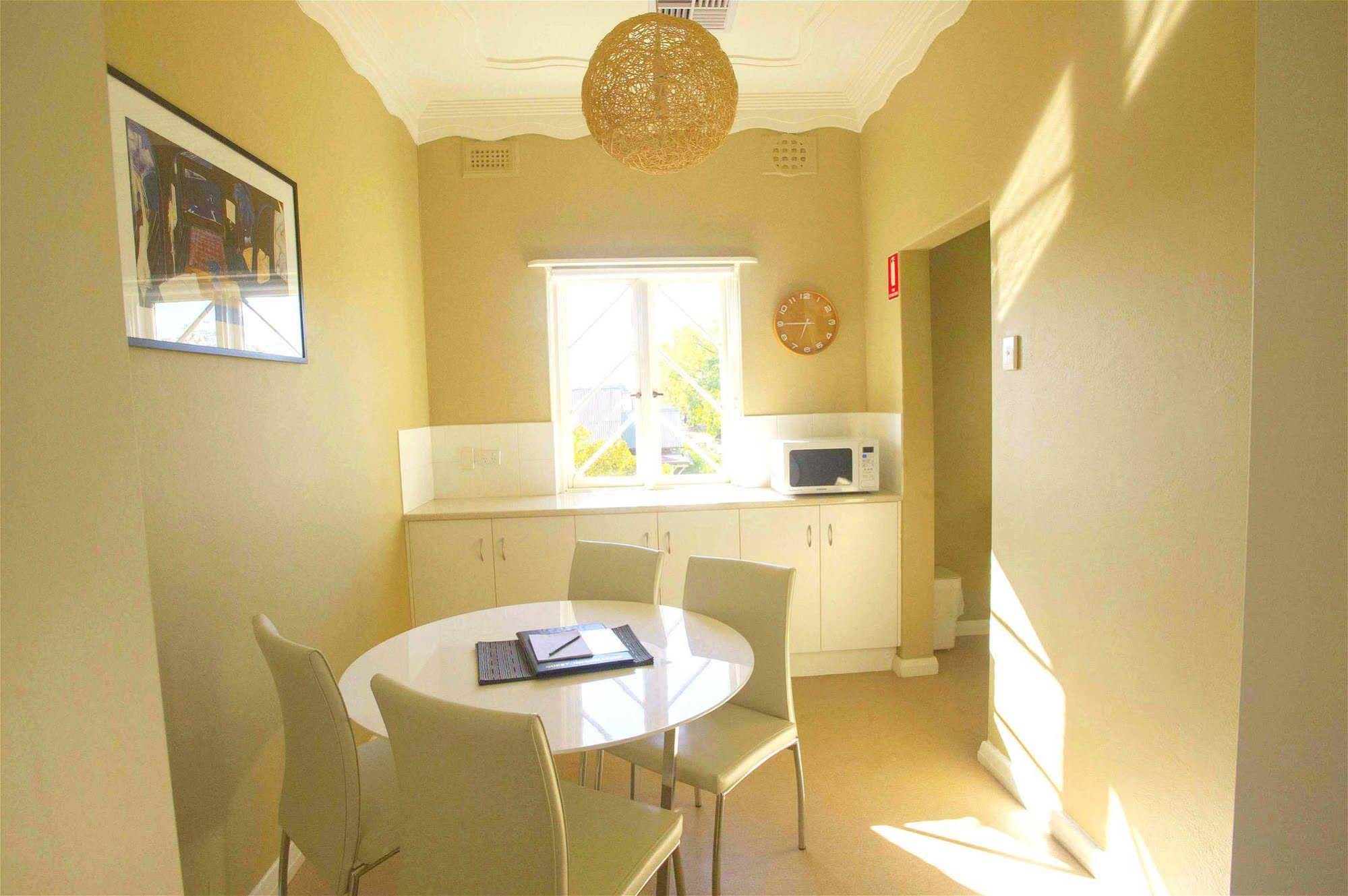 Globe Apartments