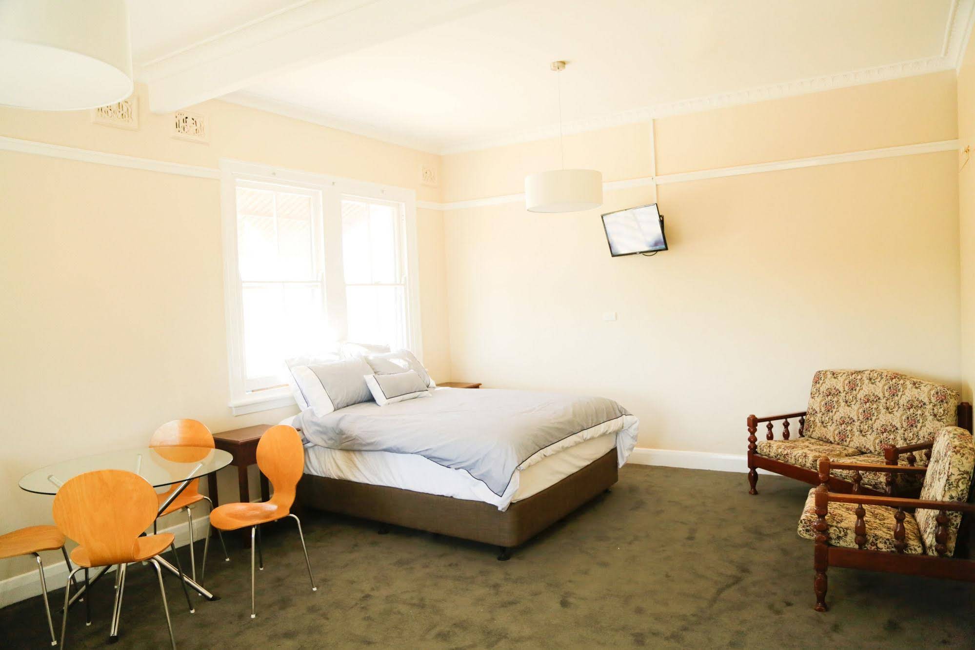 Sportsmens Club Hotel