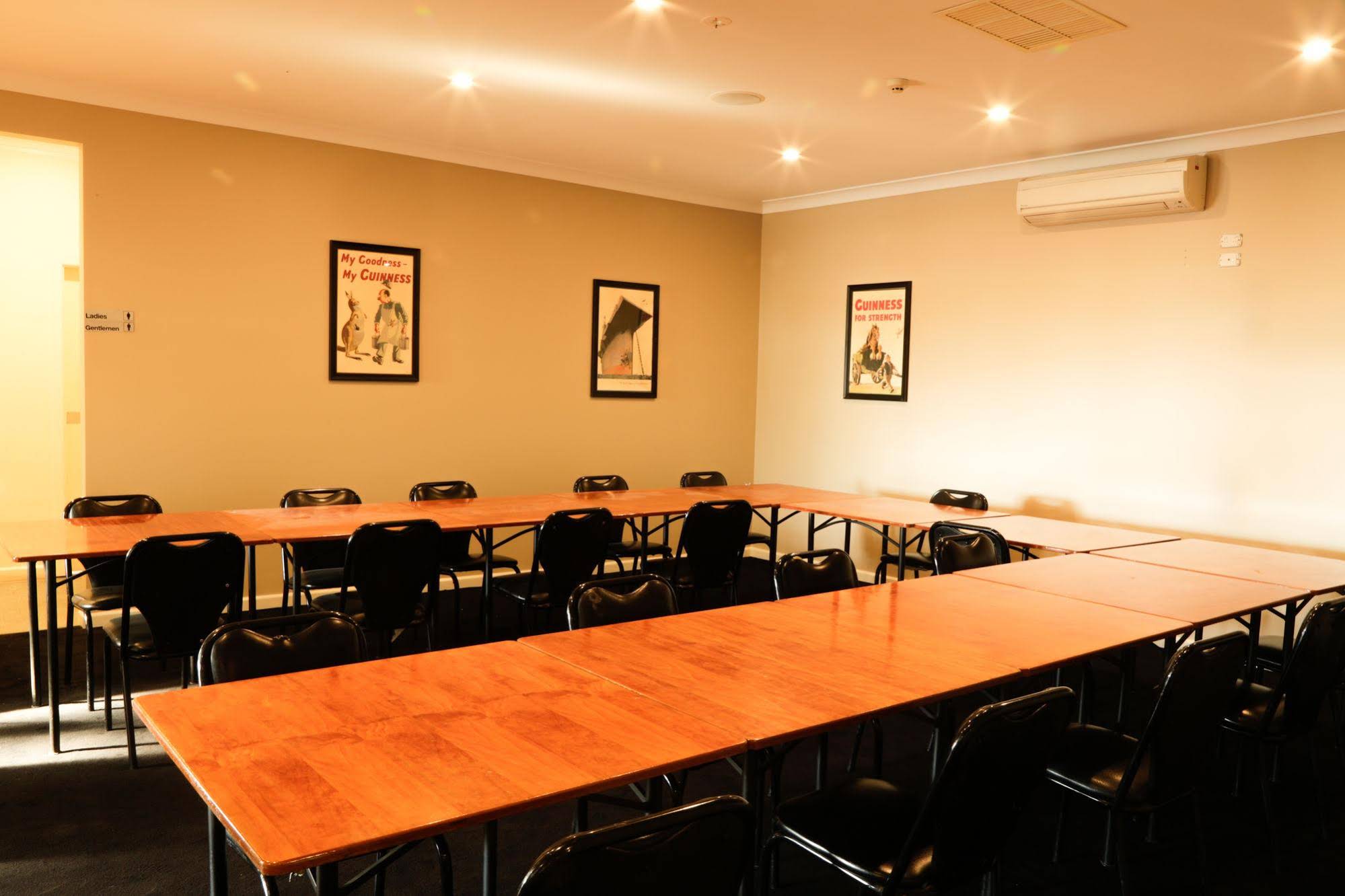 Sportsmens Club Hotel