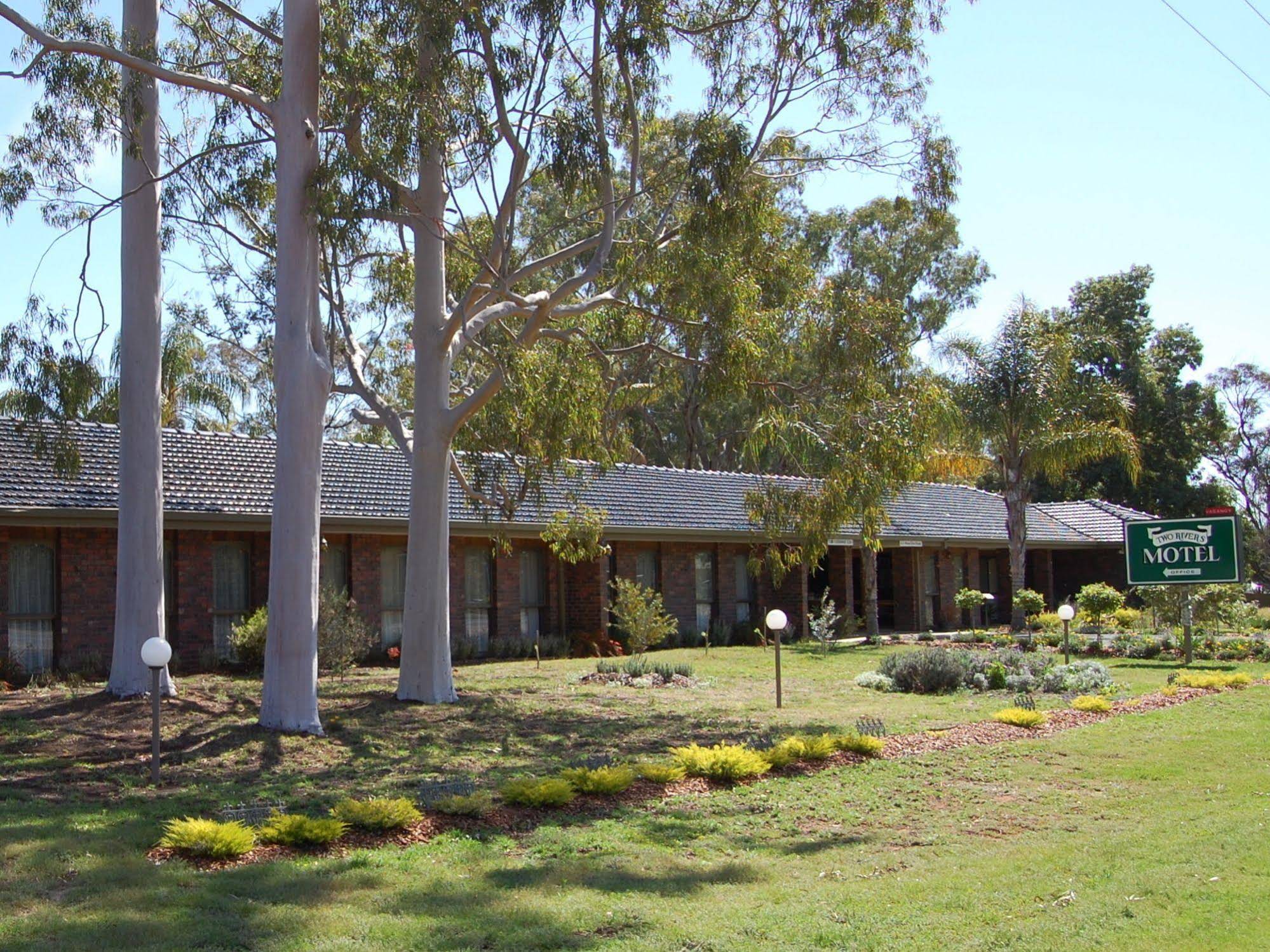 Two Rivers Motel