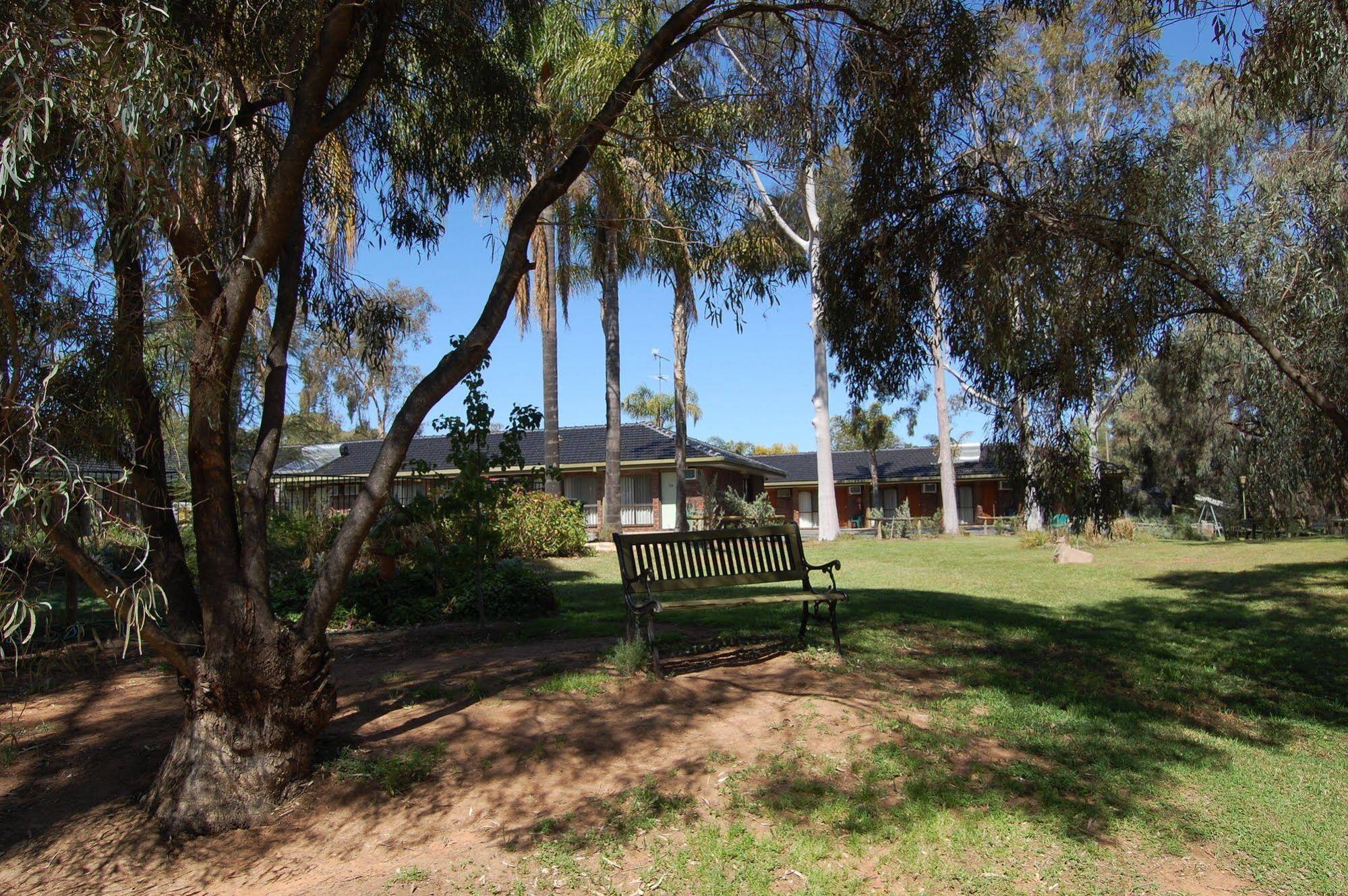 Two Rivers Motel