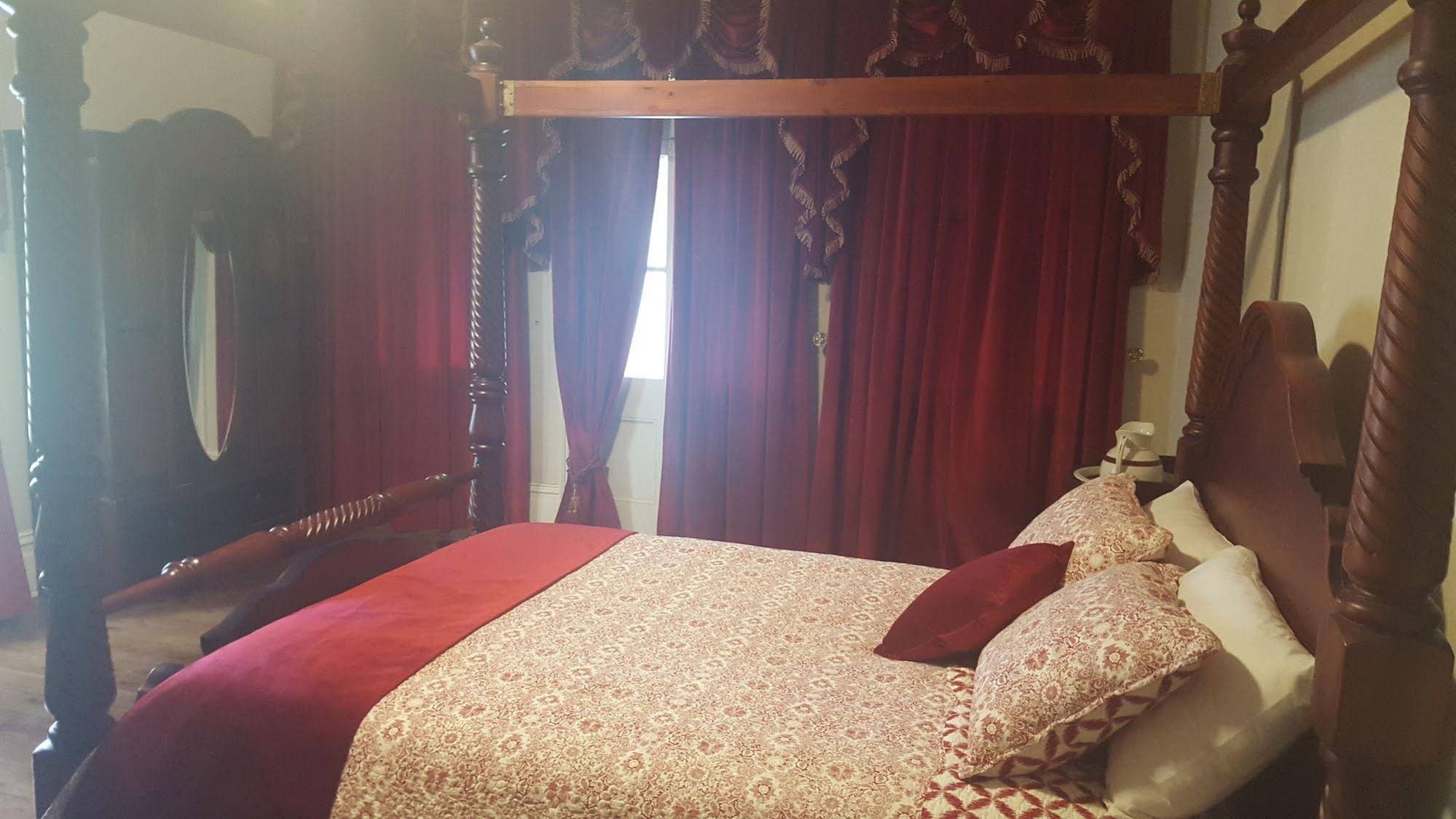 Wisemans Inn Hotel