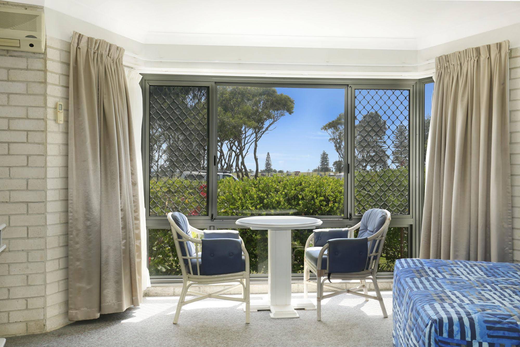 Beach Park Motor Inn