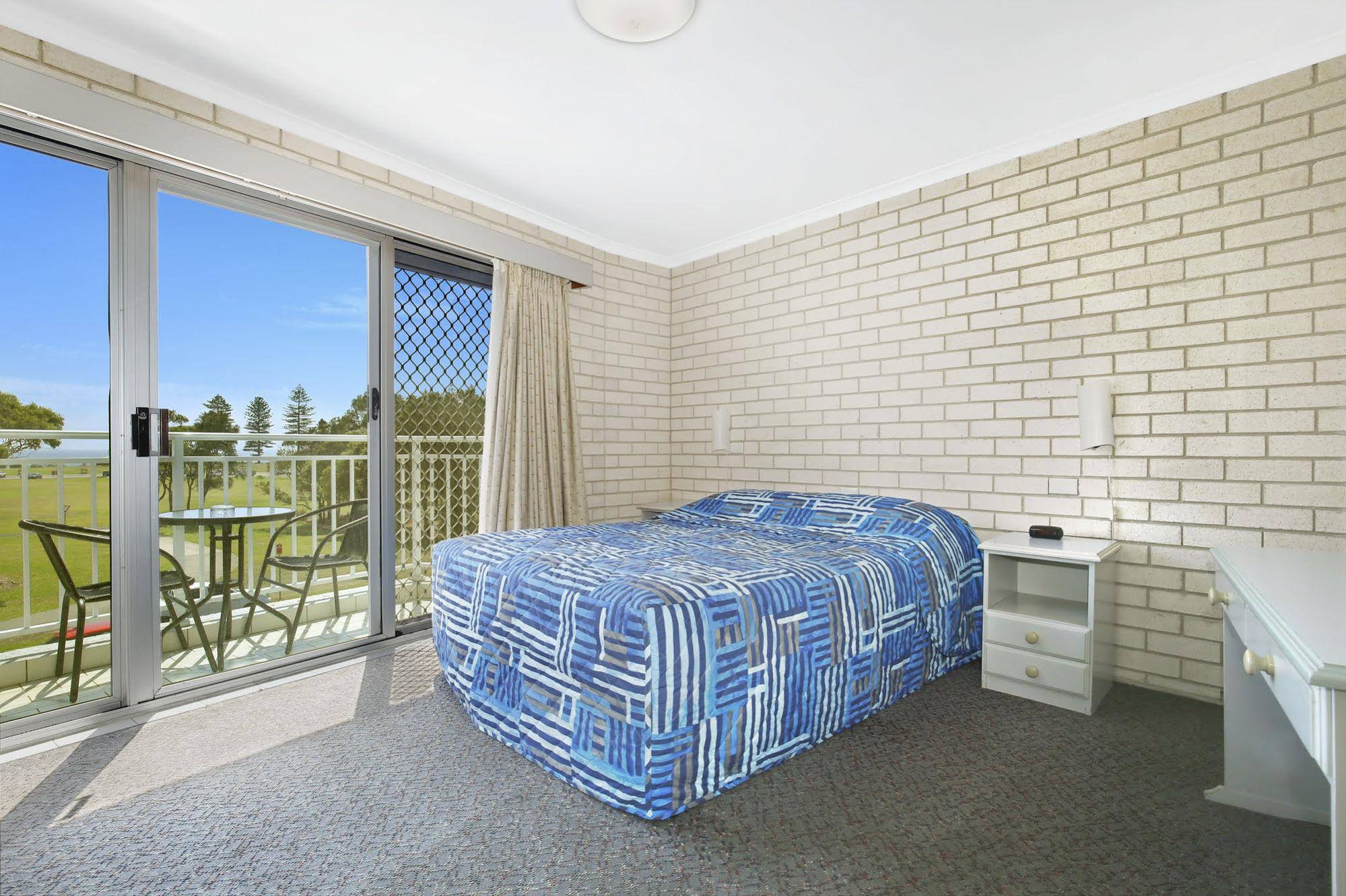 Beach Park Motor Inn