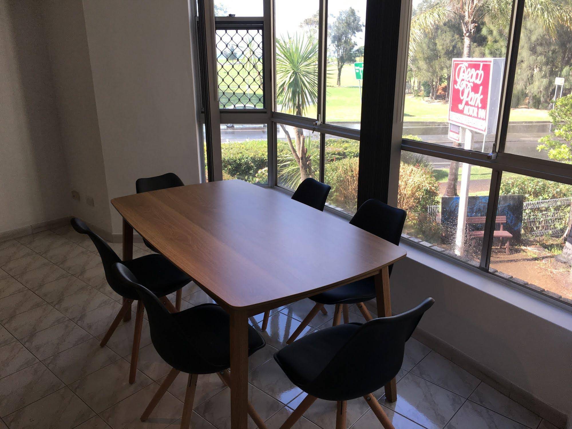 Beach Park Motor Inn