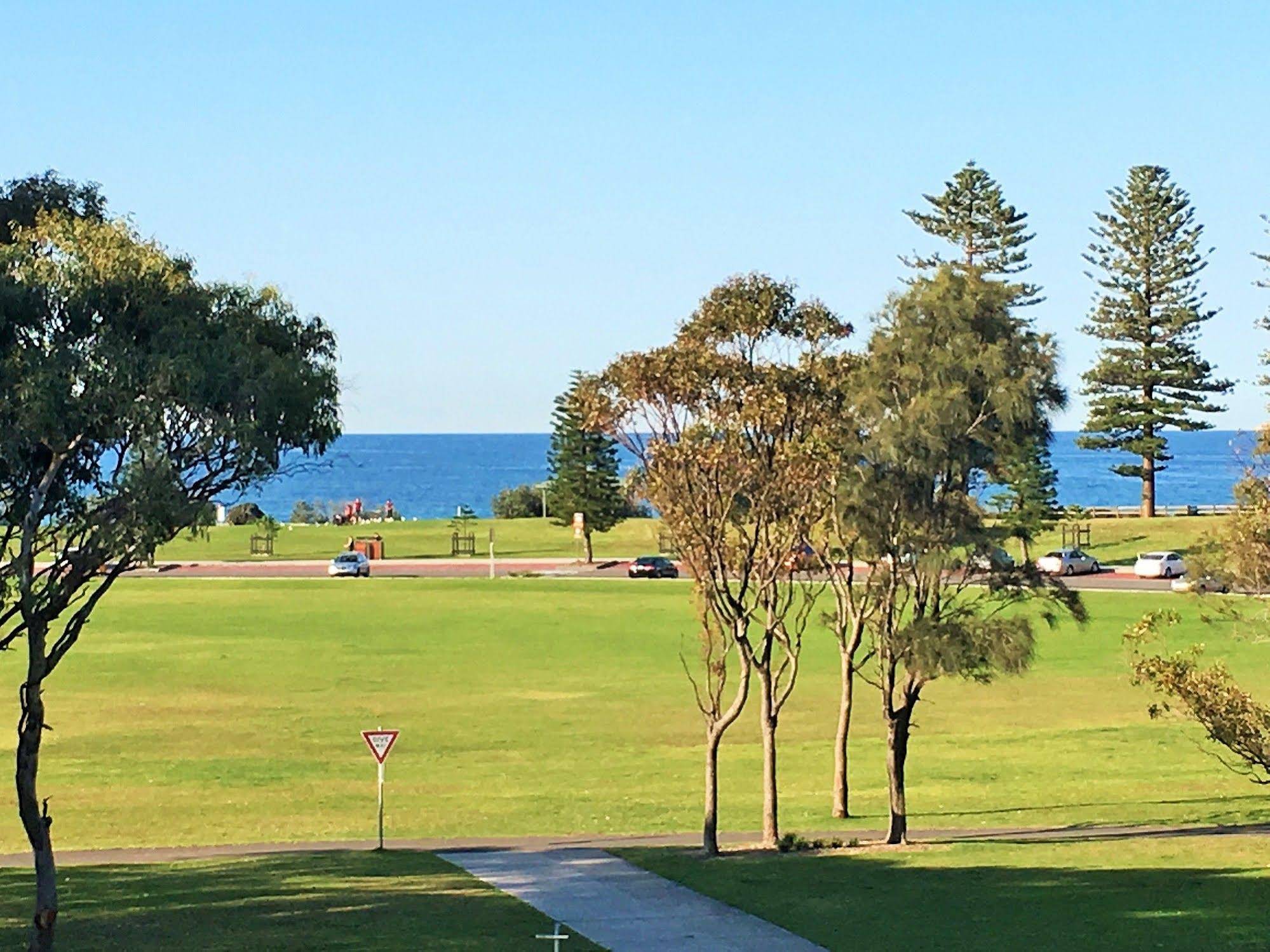 Beach Park Motor Inn