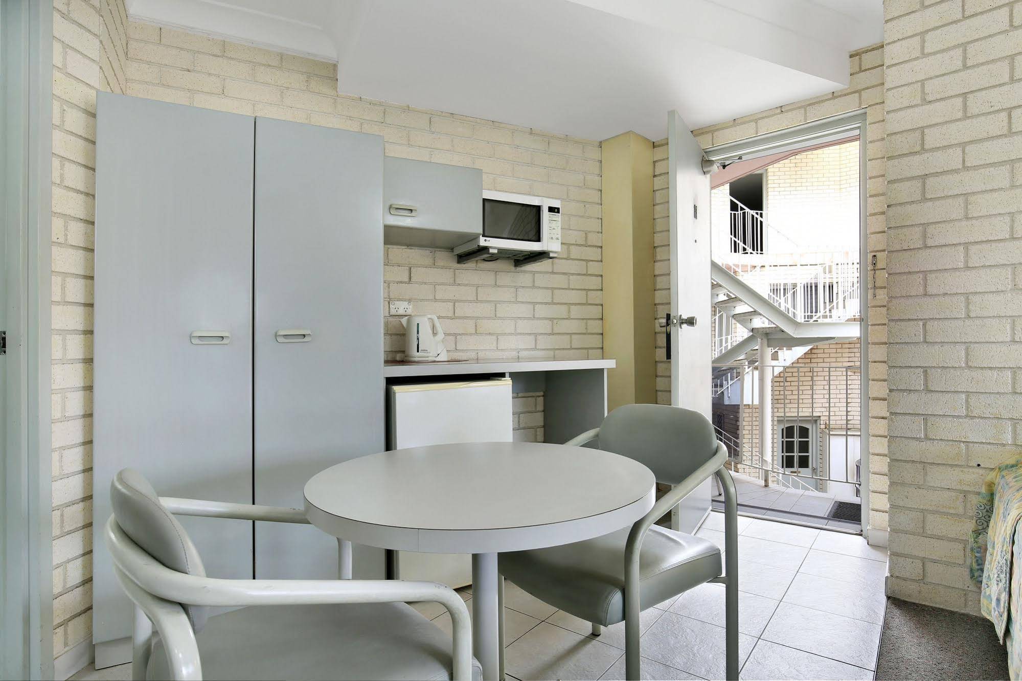 Beach Park Motor Inn