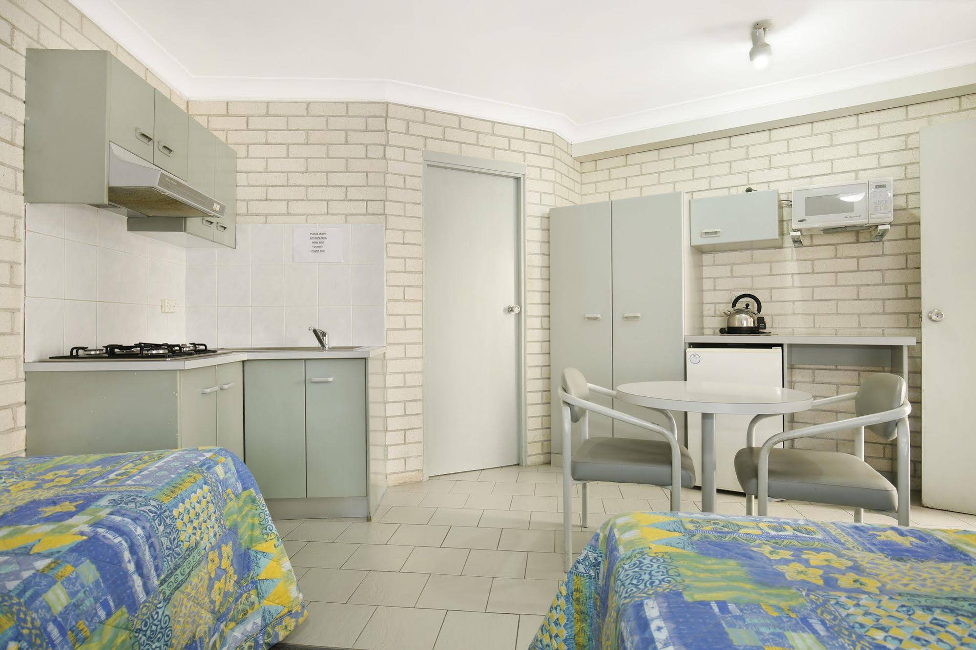 Beach Park Motor Inn