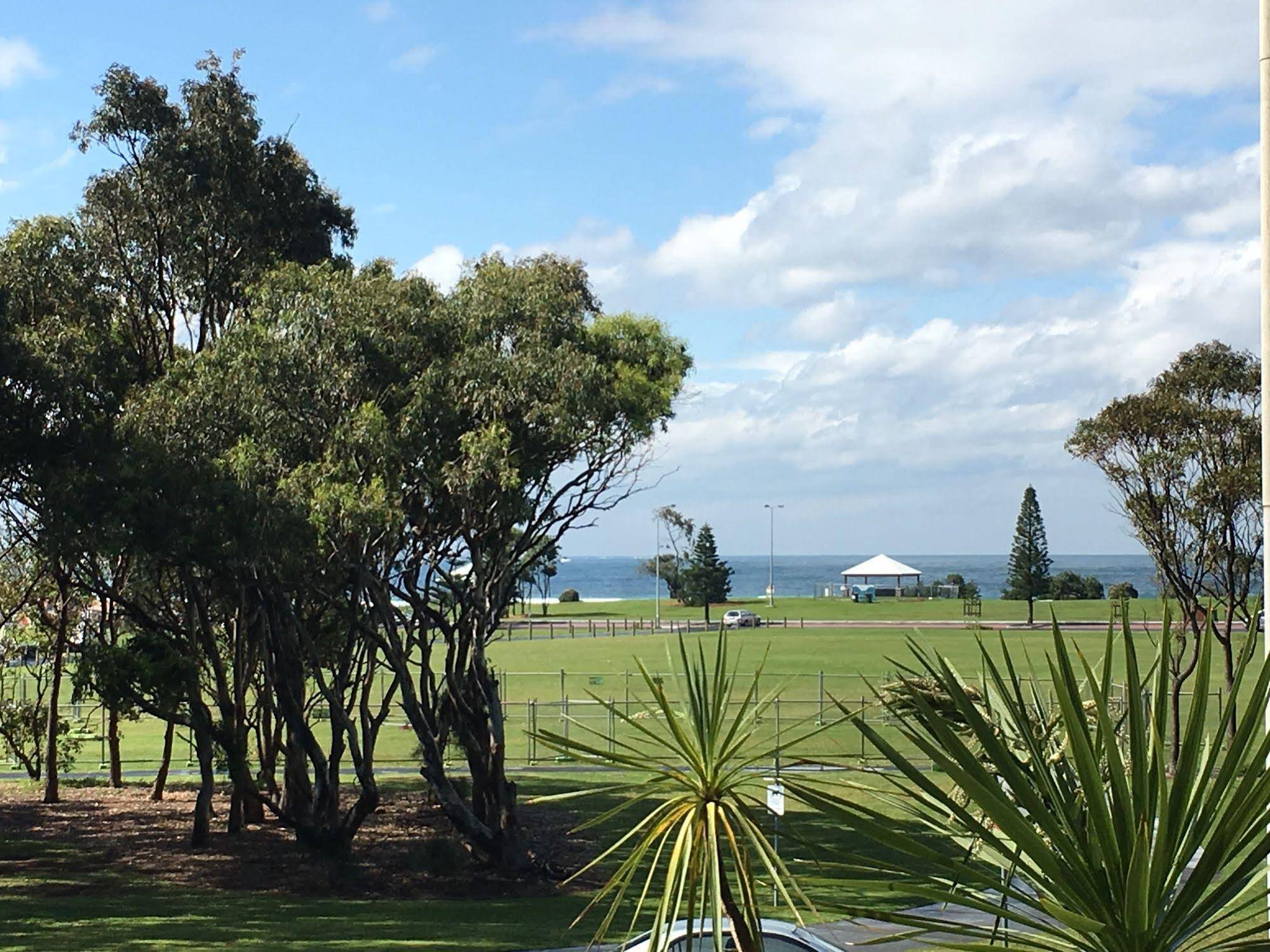 Beach Park Motor Inn